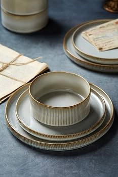 Famiware Star Plates and Bowls Sets, Modern Stoneware Dinnerware Sets for 8, 24-Piece Kitchen Dis... | Amazon (US)