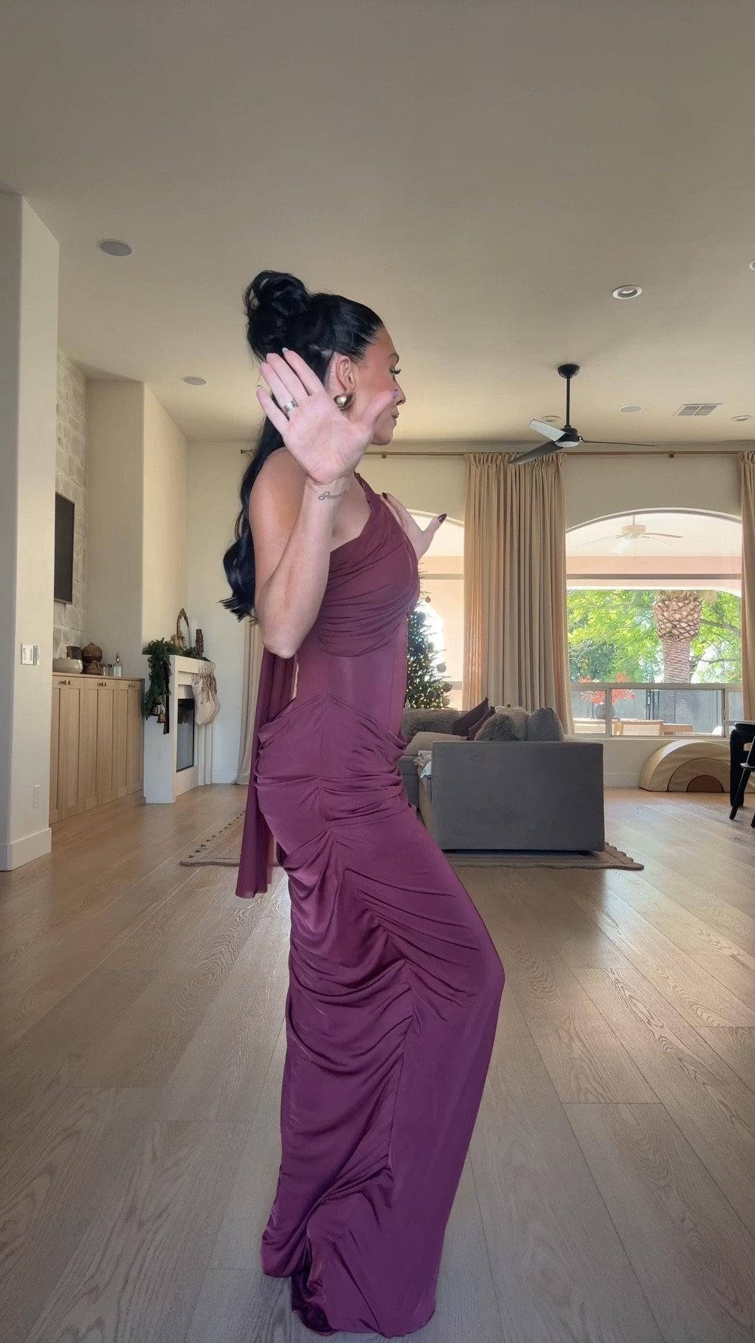 Two burgundy dresses ON SALE at Meshki! I am in a size XS in both. Dress 1 is under $100 and very stretchy! Dress 2 is more heavy with no stretch but gorgeous for photos 

Dresses
Holiday dresses 
Christmas photos 
#LTKCyberWeek

#LTKGiftGuide #LTKHoliday