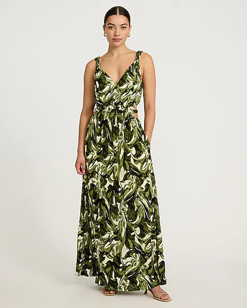 Textured Printed V-Neck Cutout Maxi Dress with Pockets | Express