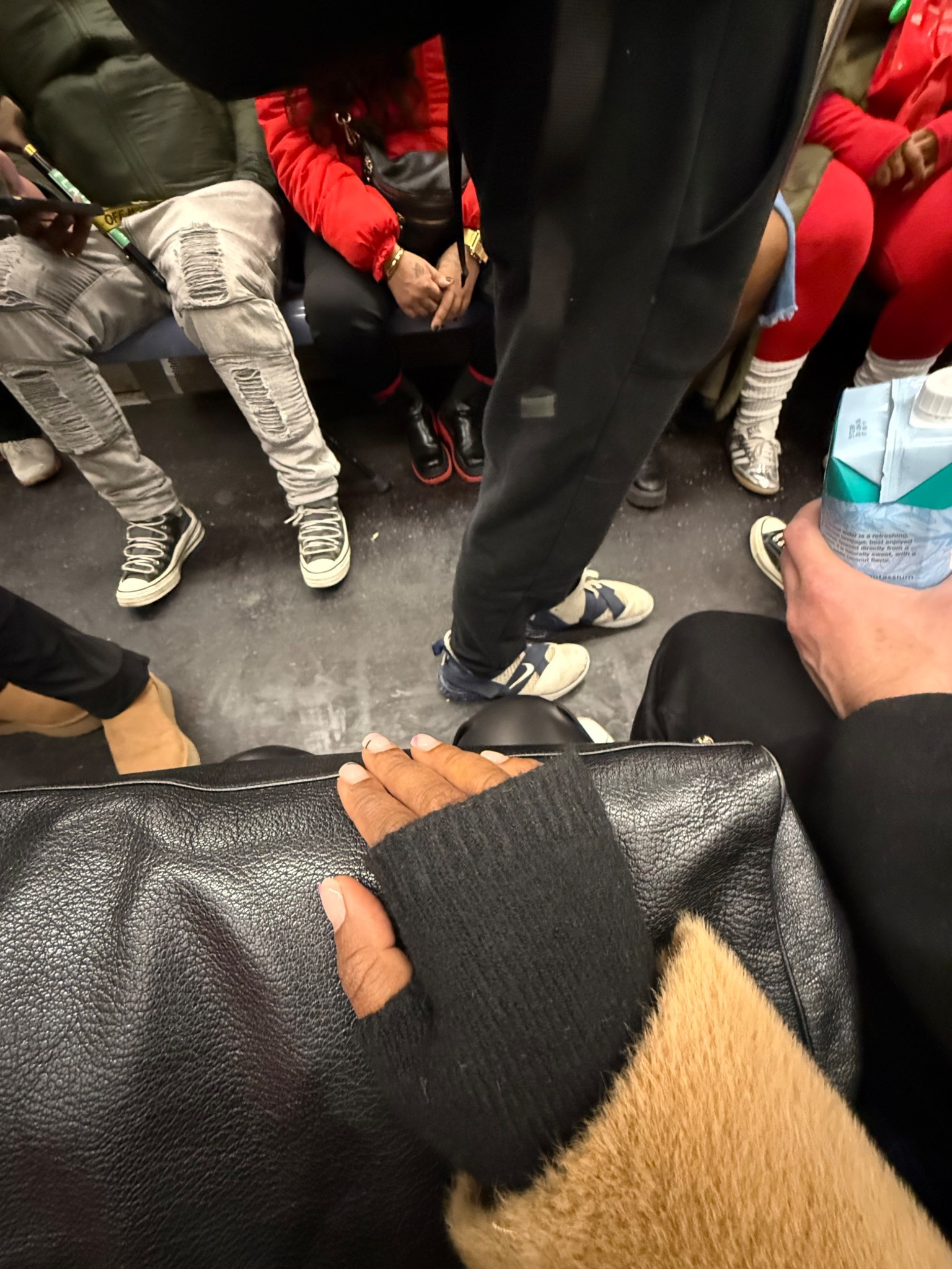 I love fingerless gloves - makes it easier to manage my phone and stuff in my bag.

#mittens
#fingerlessgloves
#zara

#LTKdayinmylife #LTKSeasonal #LTKootd