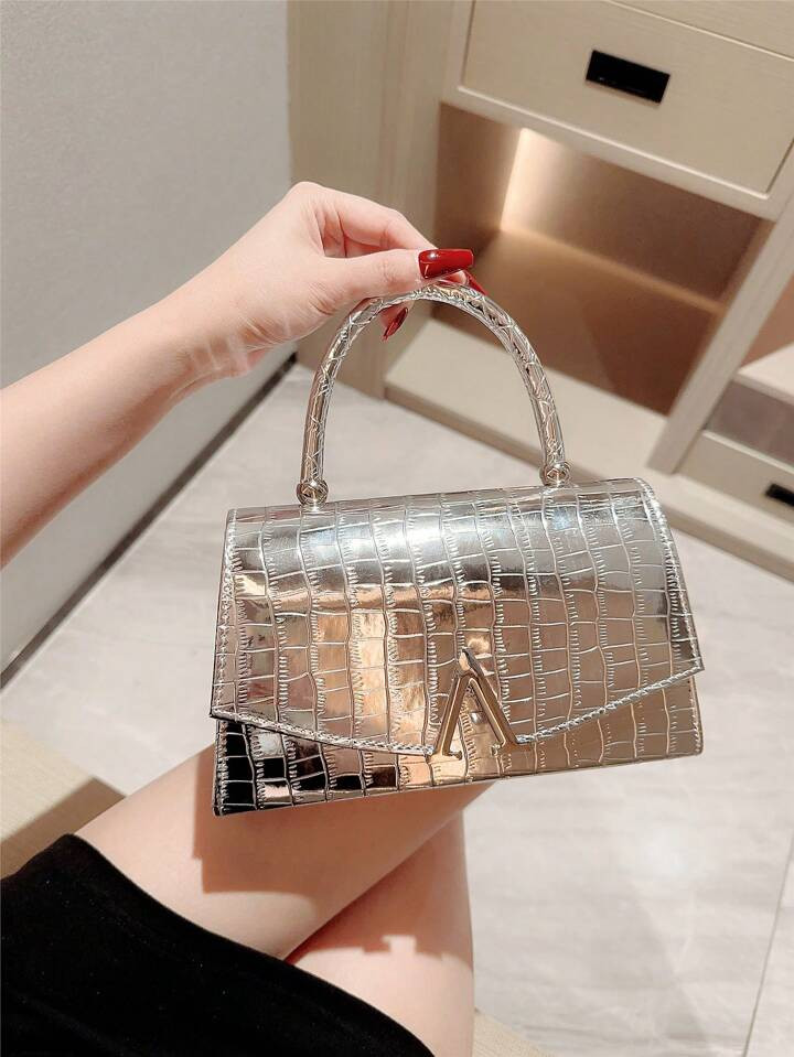 Women's Fashionable Snake Patterned Silver Clutch, With Metallic Decor, Flap Closure, Formal/Part... | SHEIN