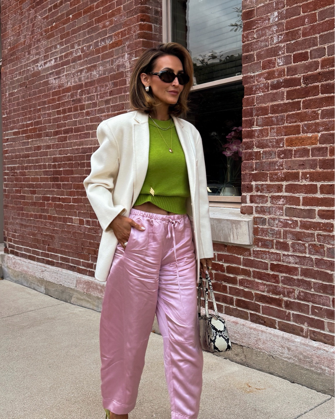 KSD Shorties: date night outfit…in color! Who am I? 💕💚

Can’t stop with the shirt sleeve cashmere sweaters and taffeta pants! Love this color combo too!! 

Pants xs, elastic waist and super comfy. Perfect lenght for flats also. Sweater xs, I would’ve preferred the small for a little more oversized fit

#LTKootd #LTKgrwm #LTKSeasonal