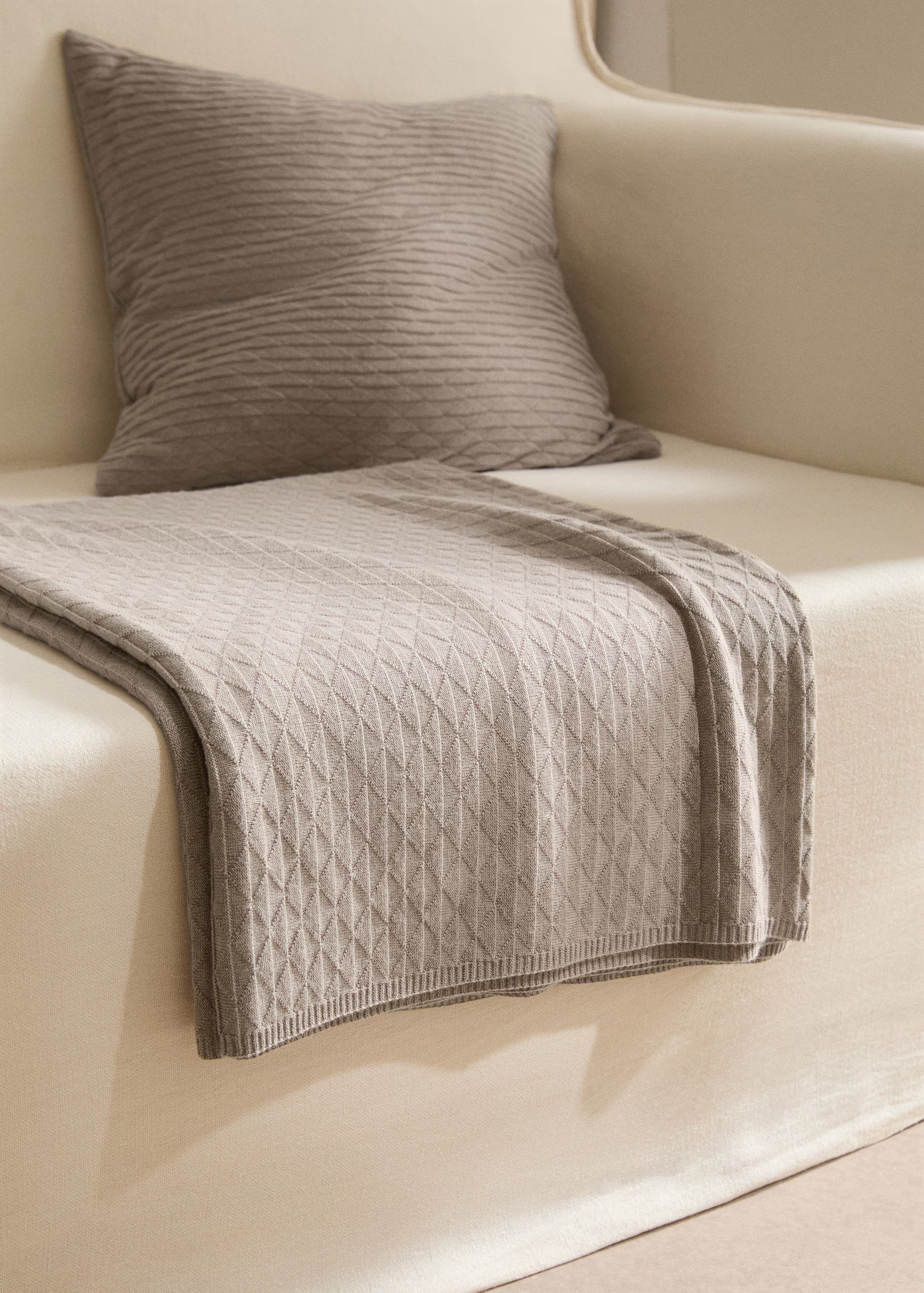 Kombinierte Decke aus Woll-Leinengemisch mit Rautenmuster - Home | MANGO Deutschland | MANGO (DE)