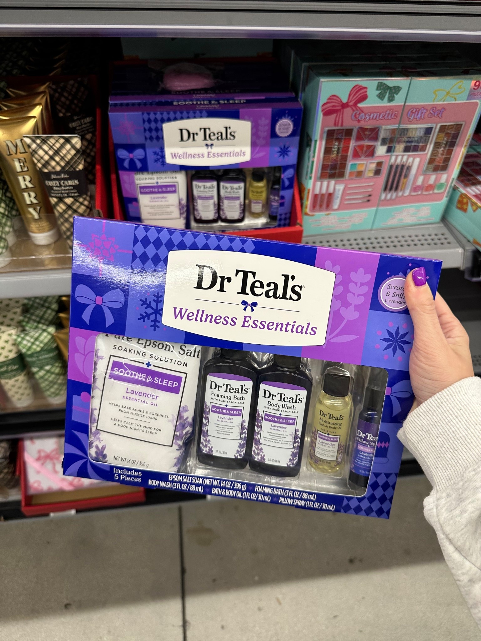 Love this gift set from Dr. Teals! Great stocking stuffer! This 5 piece gift set comes with 5 piece gift set includes epsom salt, foaming bath, body wash, body oil and pillow spray! Only $10!

#LTKFindsUnder50 #LTKCyberWeek #LTKGiftGuide