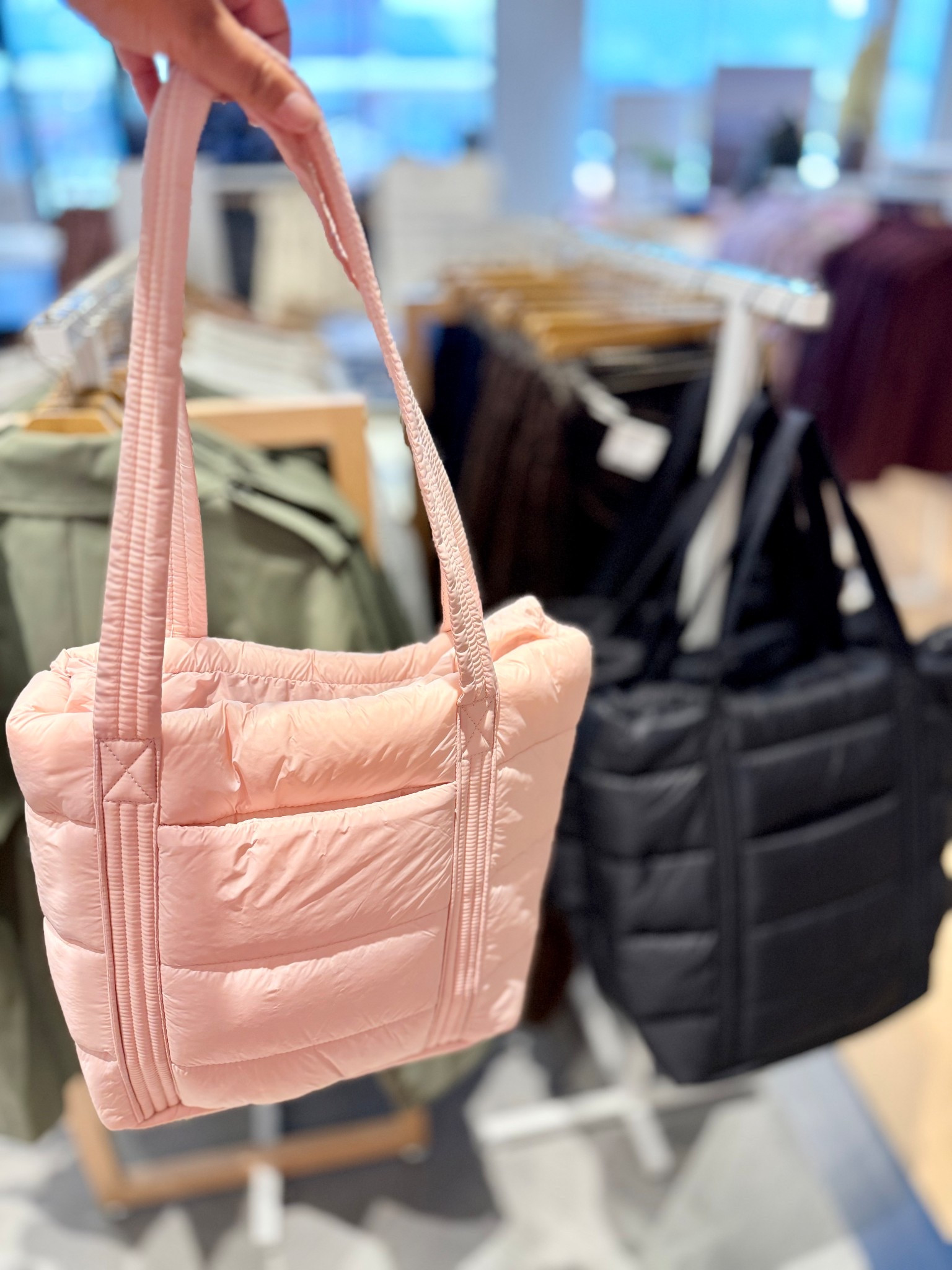 Lands’ End has quilted totes now! 😮 

They come in a few different sizes, including a crossbody, and in several colors. They are lightweight and easy to pack for travel!

#quiltedtote

#LTKTravel #LTKFindsUnder100 #LTKItBag