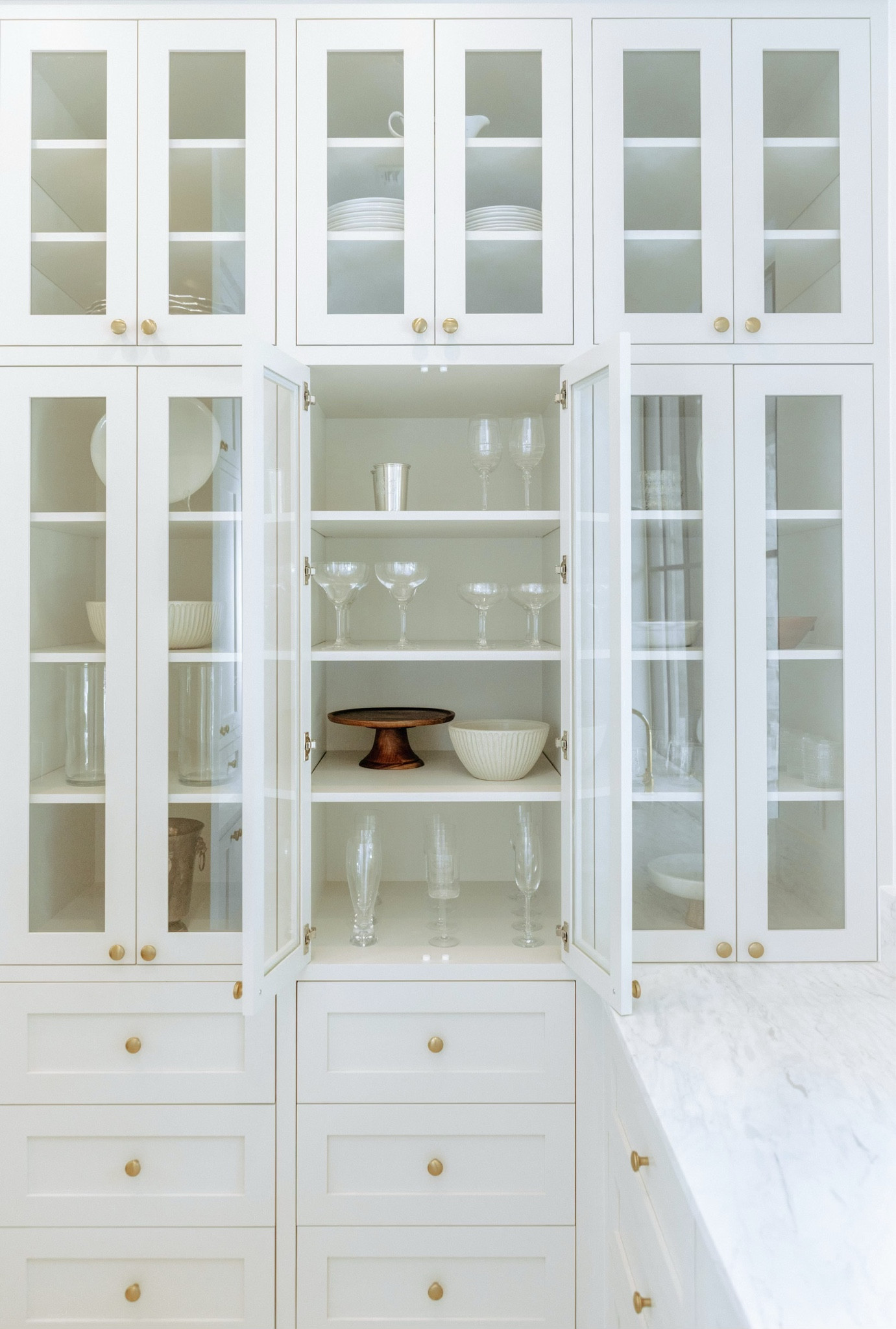 We transformed Champagne and Chanel’s space into the ultimate entertaining zone! 🍾 we made everything easy to find for stress-free hosting. #entertaining #homeorganization

#LTKHome