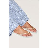 White Havaianas Slim | PrettyLittleThing US