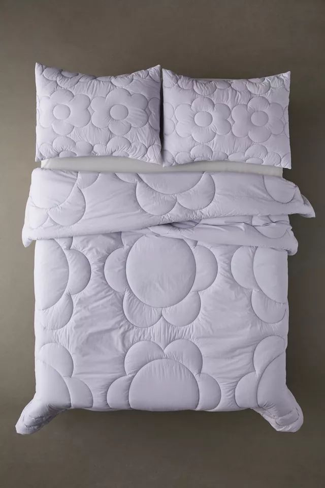 Daisy Puff Organic Cotton Percale Comforter | Urban Outfitters (US and RoW)