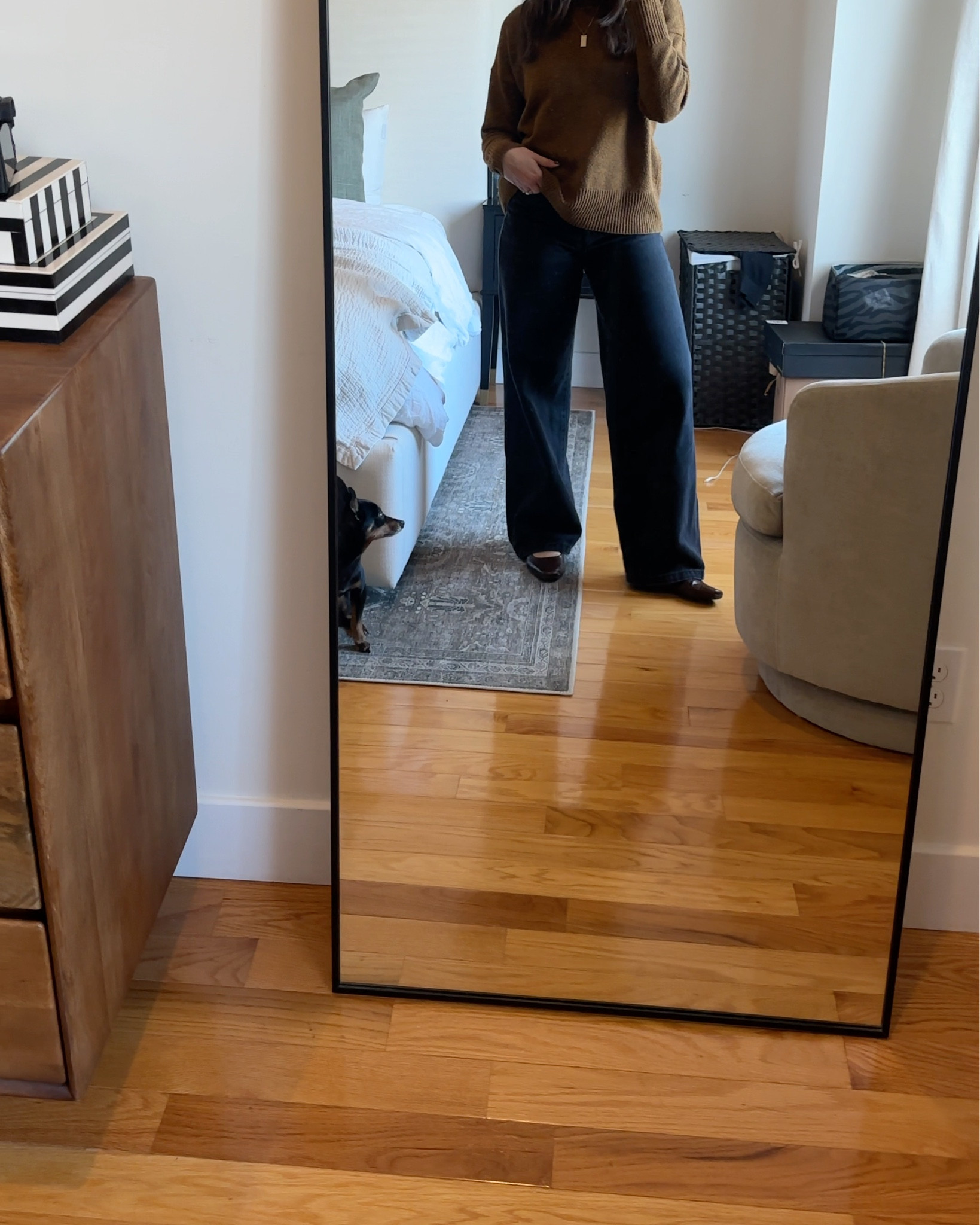 Effortless cute fall outfits >>> love, love, love this oversized crew neck sweater, low rise black jeans and the most comfortable Mary Jane flats from Amazon



#LTKFindsUnder100 #LTKSeasonal #LTKFindsUnder50