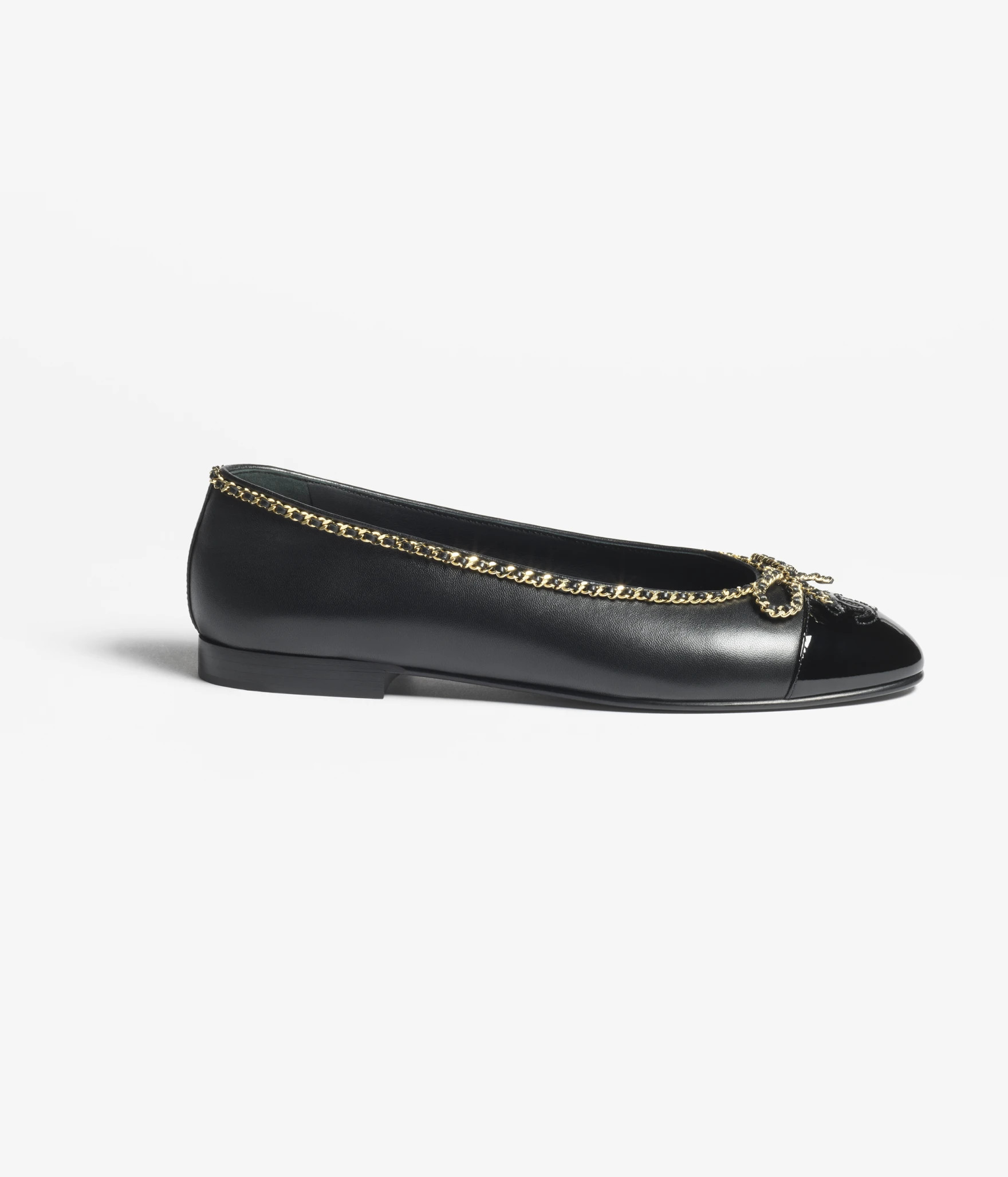 Ballet flats - Lambskin & patent calfskin, black — Fashion | CHANEL | Chanel, Inc. (US)