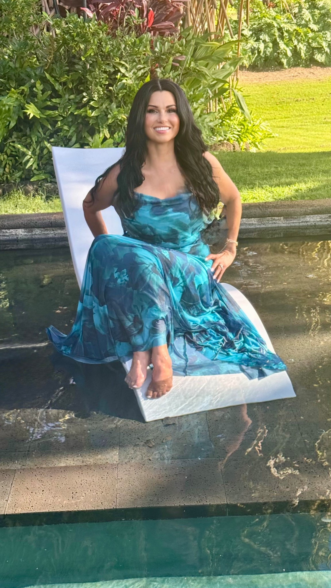 Easy, breezy, flowy vacay dress! 🌴

I love how comfy, lightweight, and airy this dress is. I threw it in my suitcase and it came out with zero wrinkles.
It's honestly more comfortable and easy to wear than sweats but it looks like you really tried! 🥰
#vacationdress #datenightdress #maxidress #floraldress

#LTKTravel #LTKFindsUnder100 #LTKStyleTip
