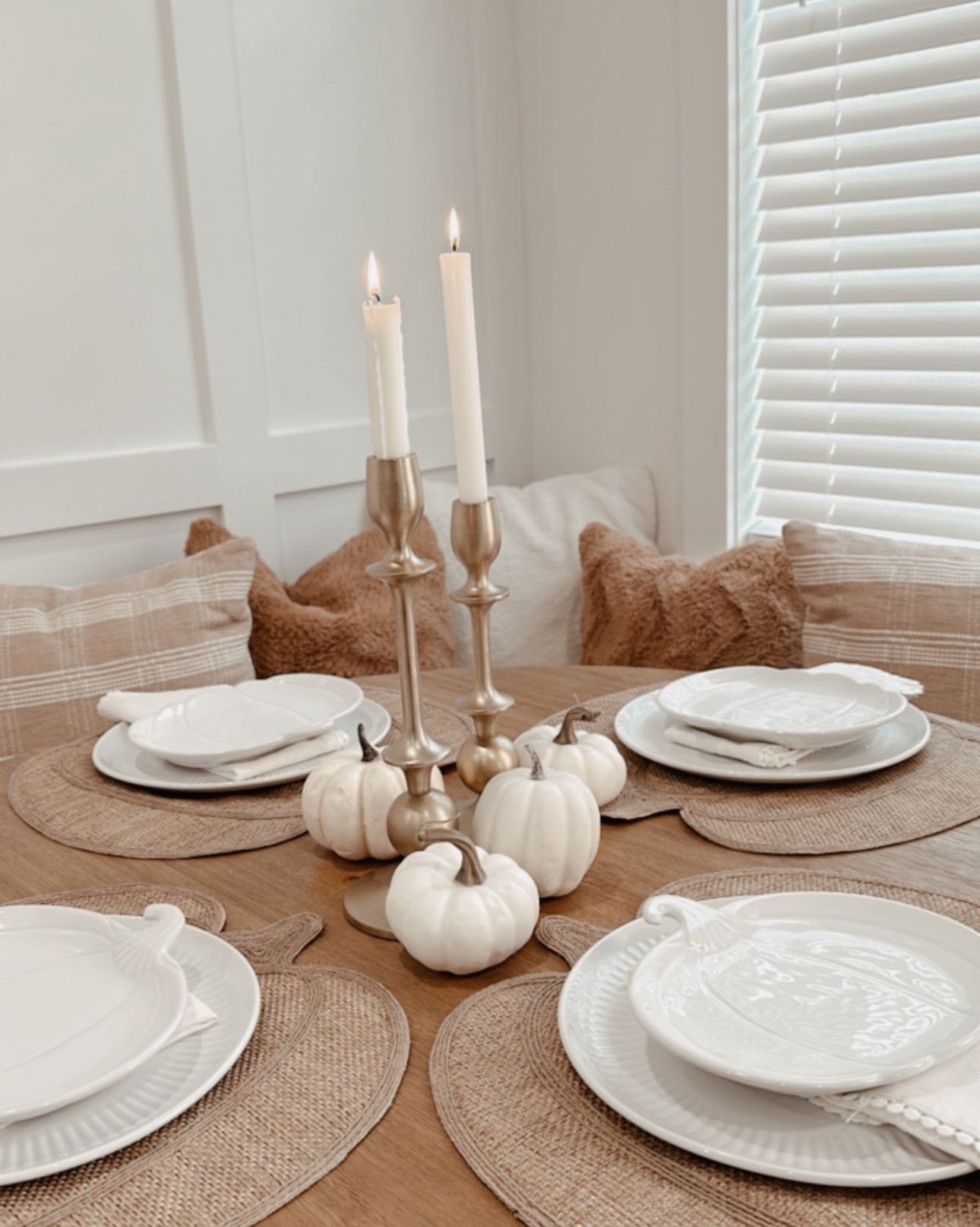 Simple Fall table decor 🤎

#LTKSeasonal #LTKHome #LTKFallSale