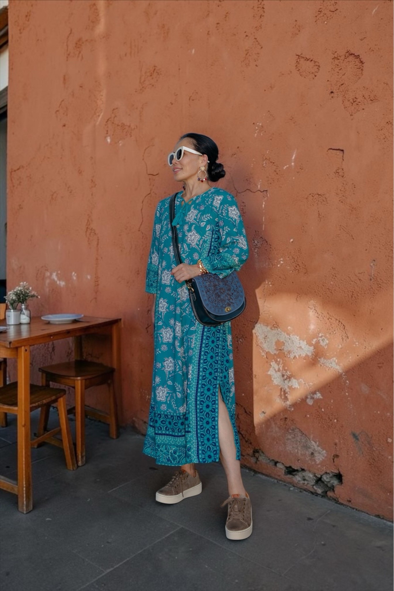 What I love for a day of exploring the city in summer: a flowy kaftan dress, one roomy yet practical bag, and a pair of comfortable closed-toe sneakers. ☀️

#ad

@Coldwater Creek

#LTKootd
