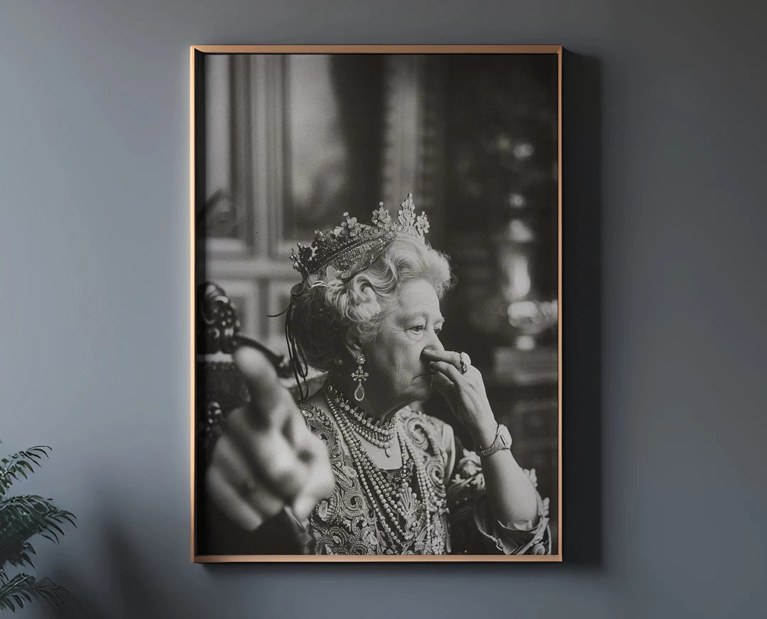 Funny Bathroom Wall Art Decor, Vintage Queen Portrait Gift for Friend, Midcentury Poster Print, T... | Etsy (US)