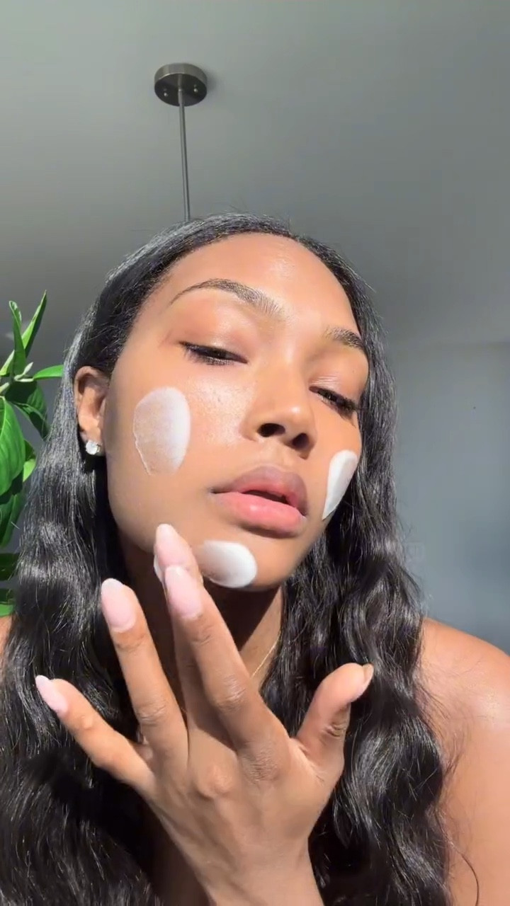 🔥🔥GRWM A little skincare and makeup routine to get the morning going using a few of my favorite products like the @clinique Moisture Surge 100H #cliniquepartner #skincare