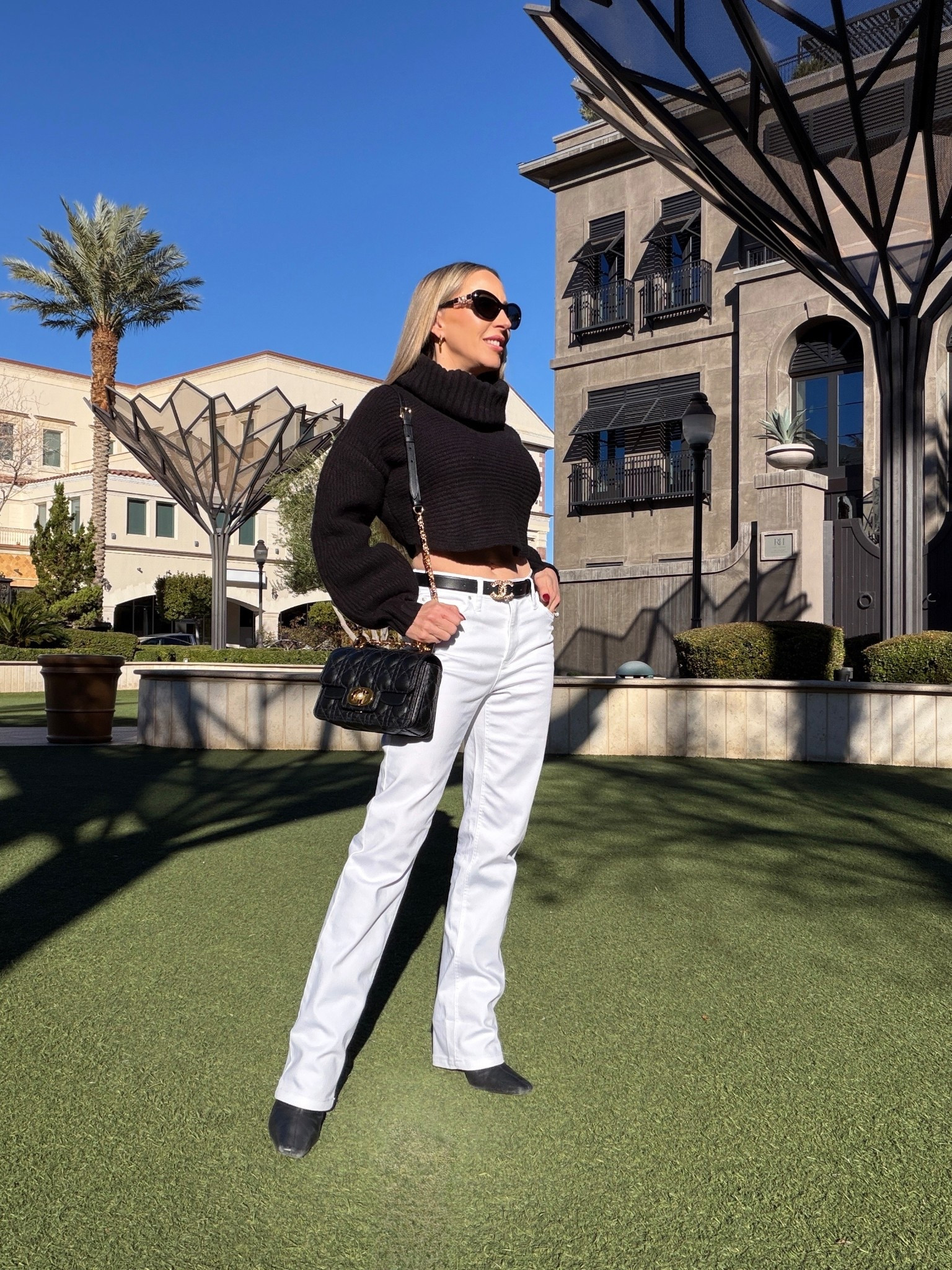The perfect white jeans for women and they’re on sale! These Jones New York white straight leg jeans aren’t see through, the fits perfect when you size up 1 size, and they’re on major sale for $35 (were $69)!!! They come in 9 colors #jonesnework

#LTKootd #LTKPetite #LTKSeasonal