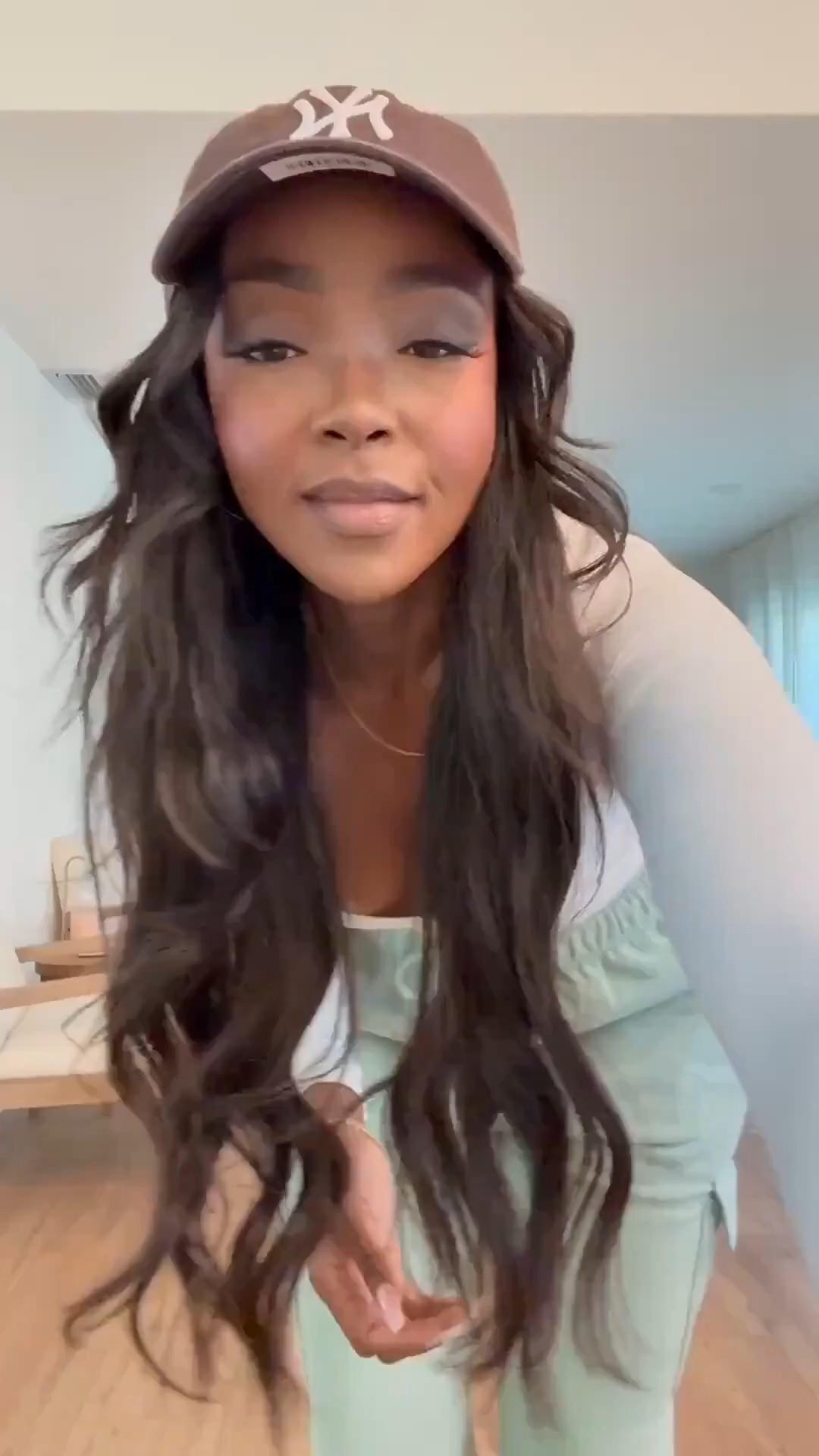 Easy off-duty, done right 🤍

This look is the definition of comfy but intentional. A fitted white long sleeve paired with relaxed cargo pants gives that effortless, model-off-duty feel while still looking pulled together. Neutral tones keep it clean and wearable, and the relaxed fit makes it perfect for everyday wear without sacrificing style.

Perfect for:
• Running errands
• Casual coffee dates
• Travel days
• Laid-back weekends

📏 Sizing:
Top: Small  
Cargo pants: Small  
Shoes: True to size  

Measurements:
5’4” · 140 lbs · 36D · 27” waist · 40” hips  

Relaxed cargo outfit, everyday casual style, neutral off-duty looks, comfortable chic outfits, easy street style inspiration.

Follow me on Instagram and YouTube @kirasfashionfinds

Follow my LTK @kirasfashionfinds on the @shop.LTK app to view this post and get my exclusive app-only content!

#liketkit 
@shop.ltk
https://liketk.it/5Ixwc