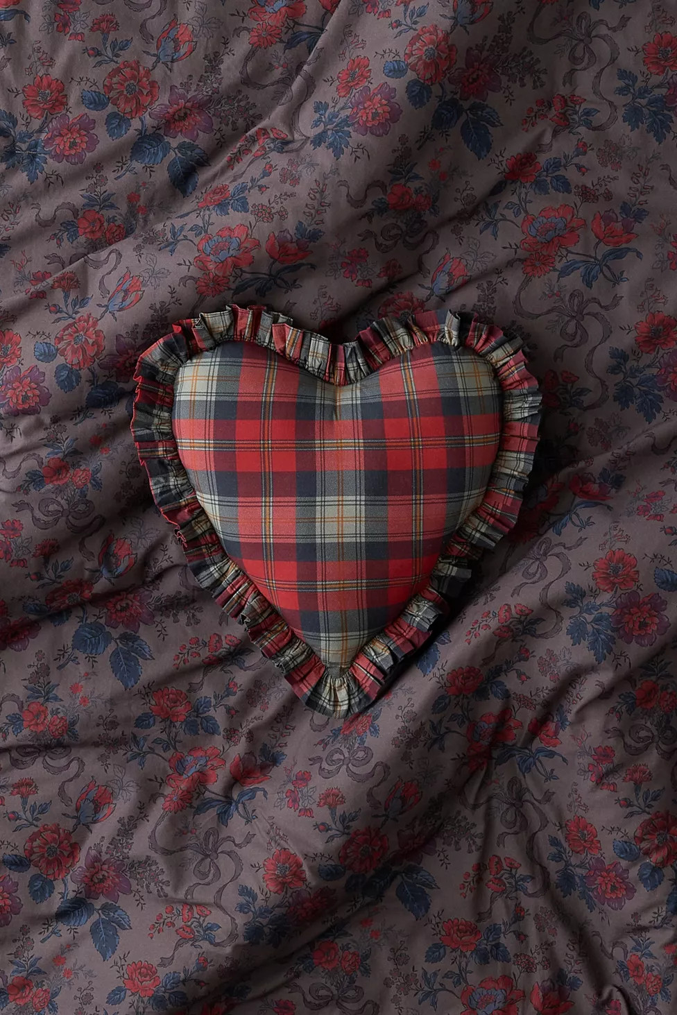 Ruffle Heart Cotton Throw Pillow | Urban Outfitters (US and RoW)