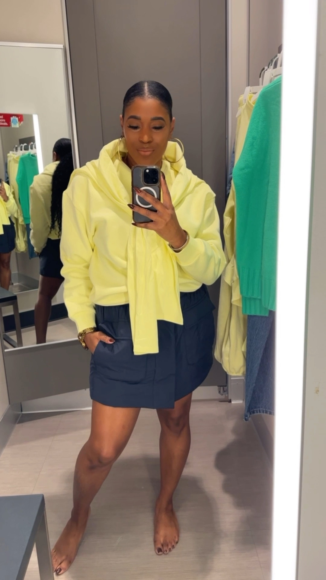 Going on a ski trip soon and I think this is a must have. The color combo eats!

#LTKActive #LTKFindsUnder100 #LTKStyleTip