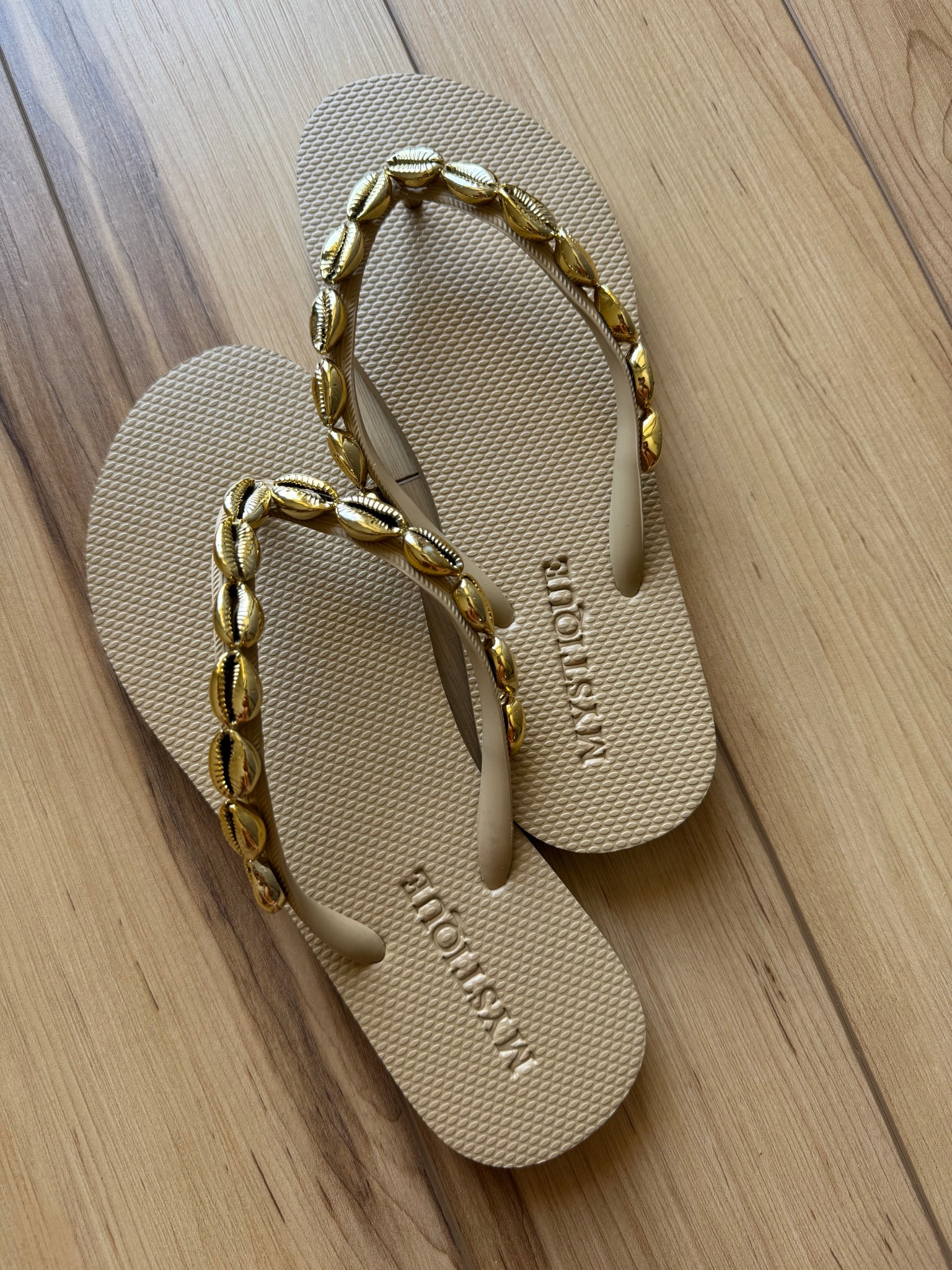 Summer shell sandals flip flops beach vacation trip anthro 

#LTKSwim #LTKShoeCrush #LTKTravel