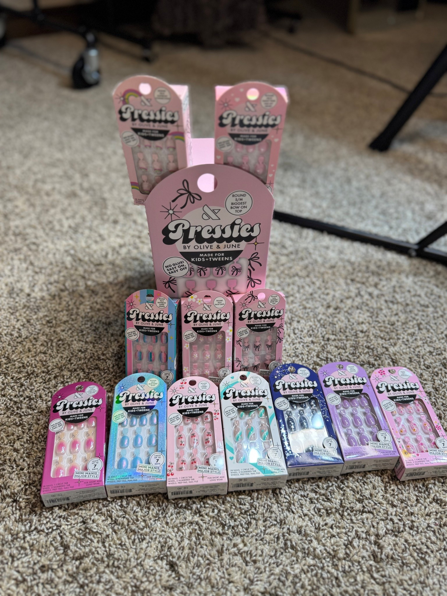 Pressies Kids Fake Nails 🎀 What a great stocking Stuffer or a present . 

Tween gift // Tween girl gift// Nails// kids // Gift for Tween girl// 

#LTKGiftGuide #LTKFindsUnder50 #LTKFamily