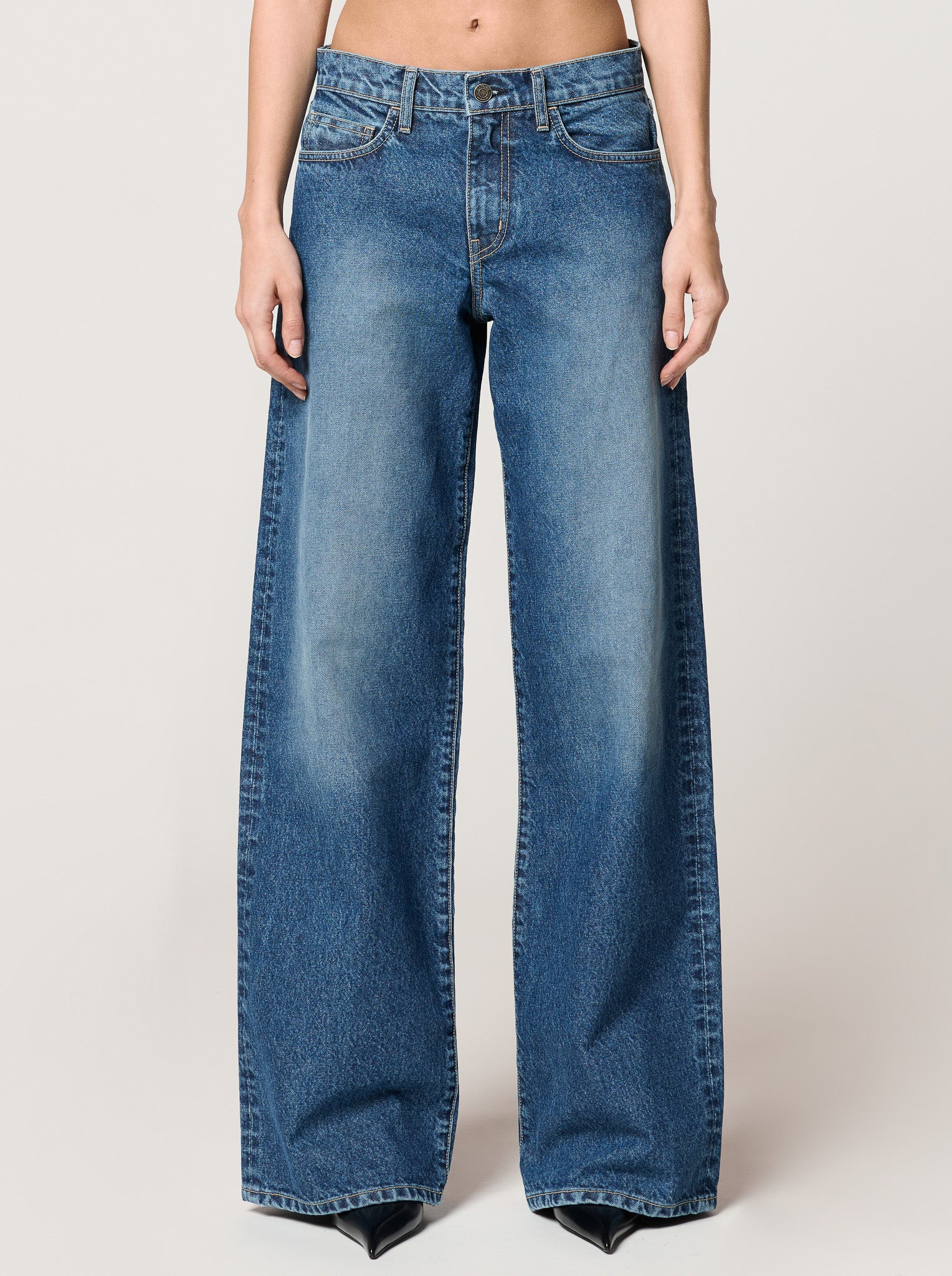 VICTORIA JEAN / CLYQUE | CLYQUE