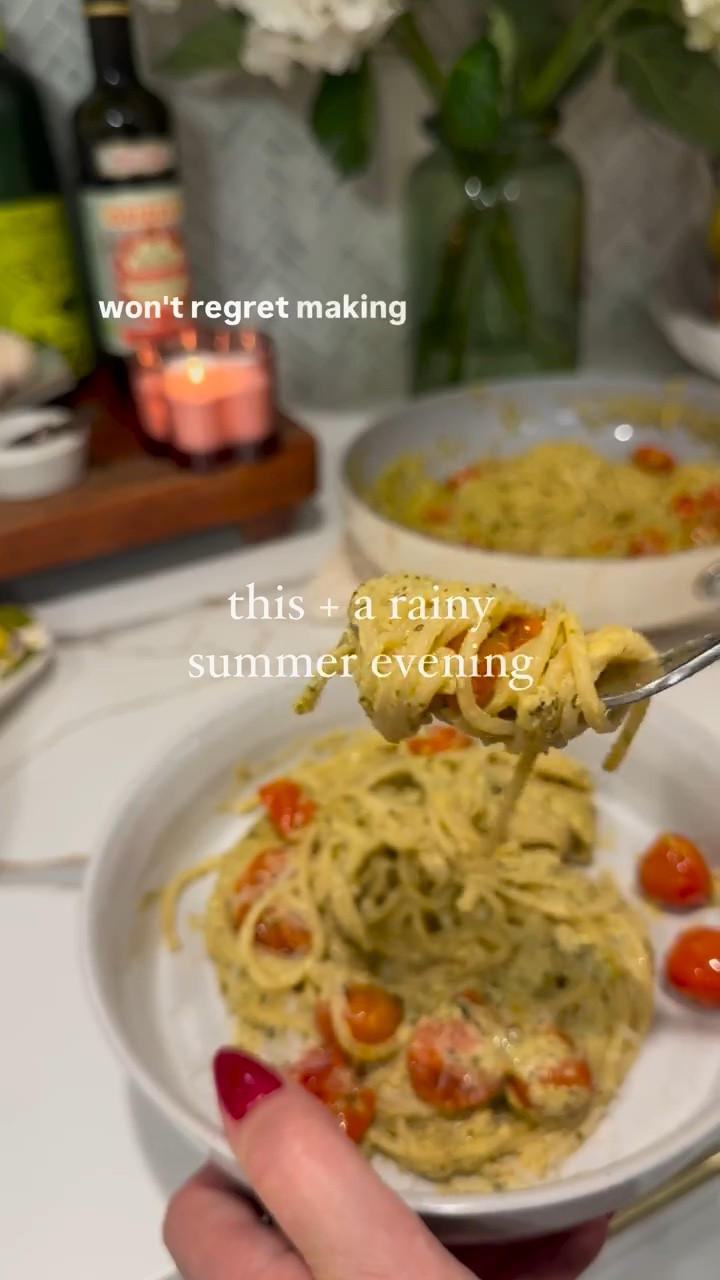 Pesto tomato pasta 🍅 

It’s been raining here on the east coast for a couple of days and it looks like the next couple of days will be gloomy too. Which means all the comfort food, including this tomato pasta dish which is just divine and comes together in 15 minutes.

Olive oil
1 tbsp butter
1 pint cherry tomatoes
Salt 
1/3 cup pesto
3/4 cup sour cream
1/3 cup parmesan cheese, grated
2/3 lbs spaghetti 

1. In a large pot, boil water and cook pasta until al dente.

2. Add olive oil and butter to a pan, once butter is melted, add tomatoes, season with salt and sauté for a couple of minutes.

3. Add pesto and sour cream to pan, mix everything and let cook for 4-5 minutes. Add Parmesan cheese and mix to combine. Add spaghetti and mix.