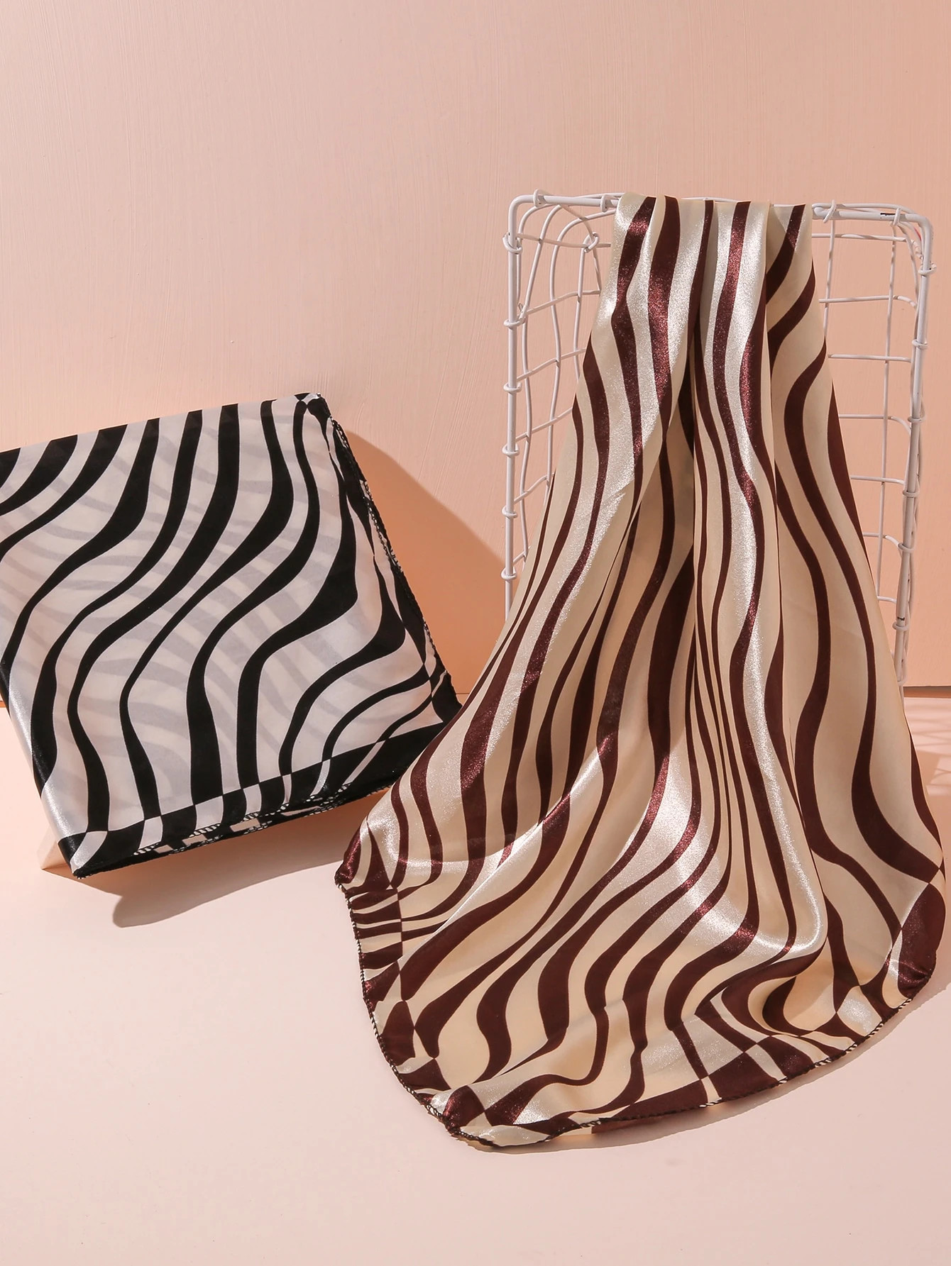 2pcs Zebra Stripe Printed Square Scarf | ROMWE