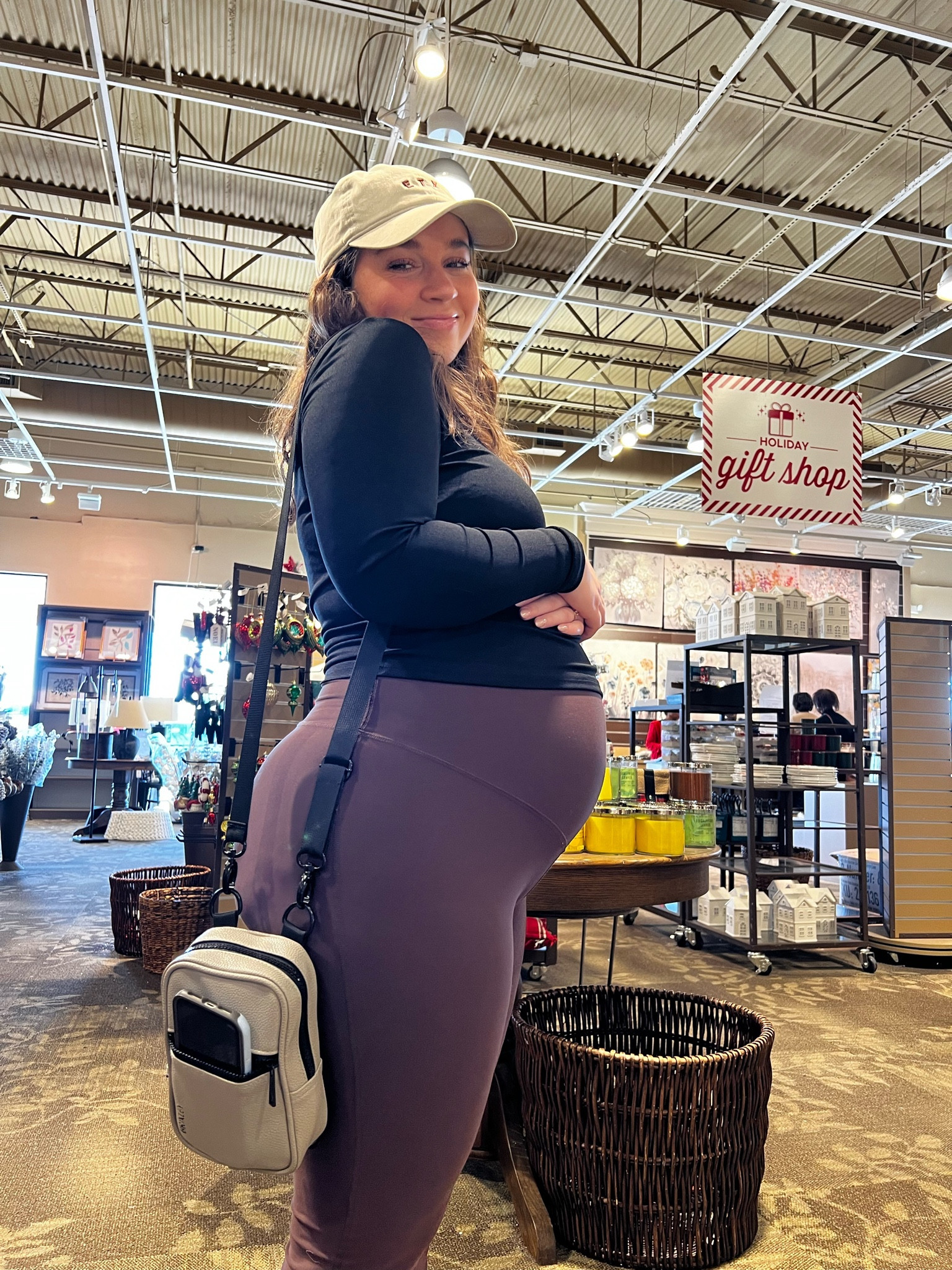 living in these leggings now


#LTKfindsunder50 #LTKbump #LTKfitness