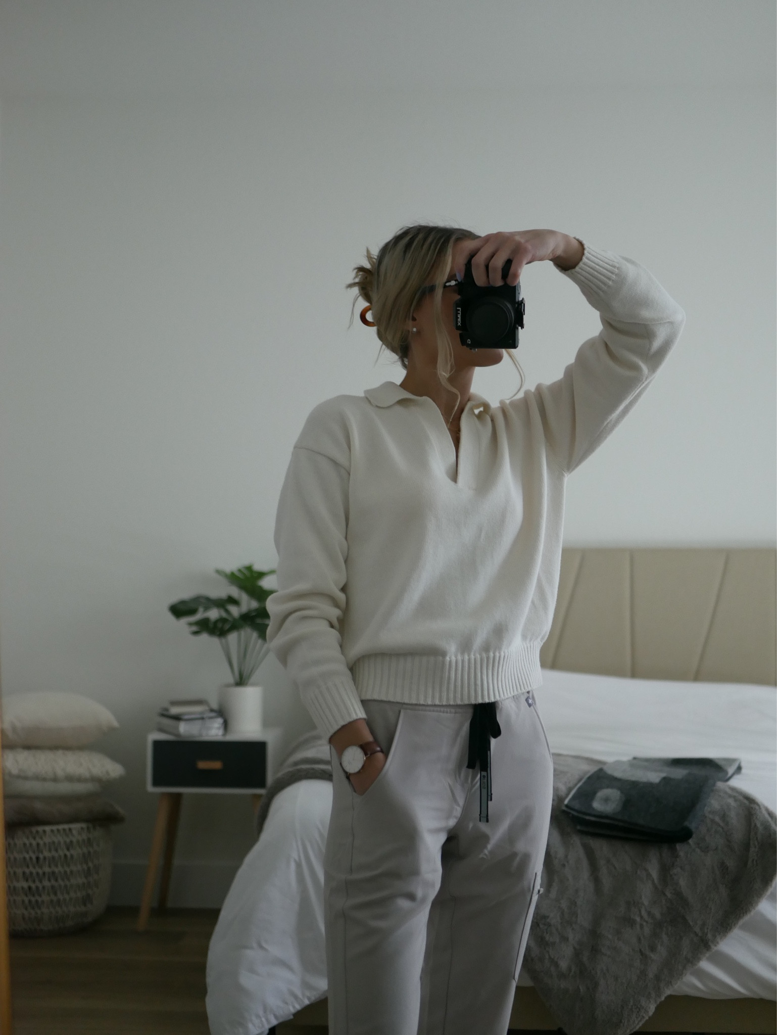 Sweater: Aritzia’s Sunday Best Lottie Sweater in XS (linked similar) 
Bottoms: FIGS size XS (linked) 
Accessories linked 
FIGS grey scarf (linked) 
Fluffy blanket (linked similar) 

#LTKsalealert #LTKworkwear #LTKunder100