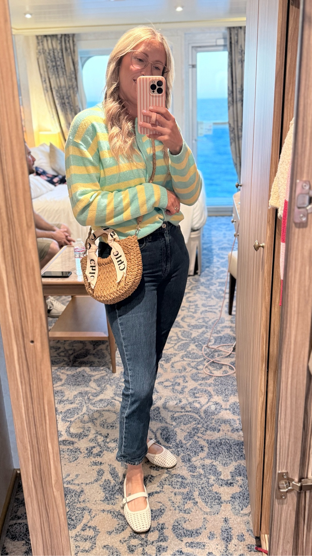 Obsessed with this @Target cardigan!  The materiel is so soft and a 10/10!!

#LTKootd #LTKSeasonal #LTKTravel