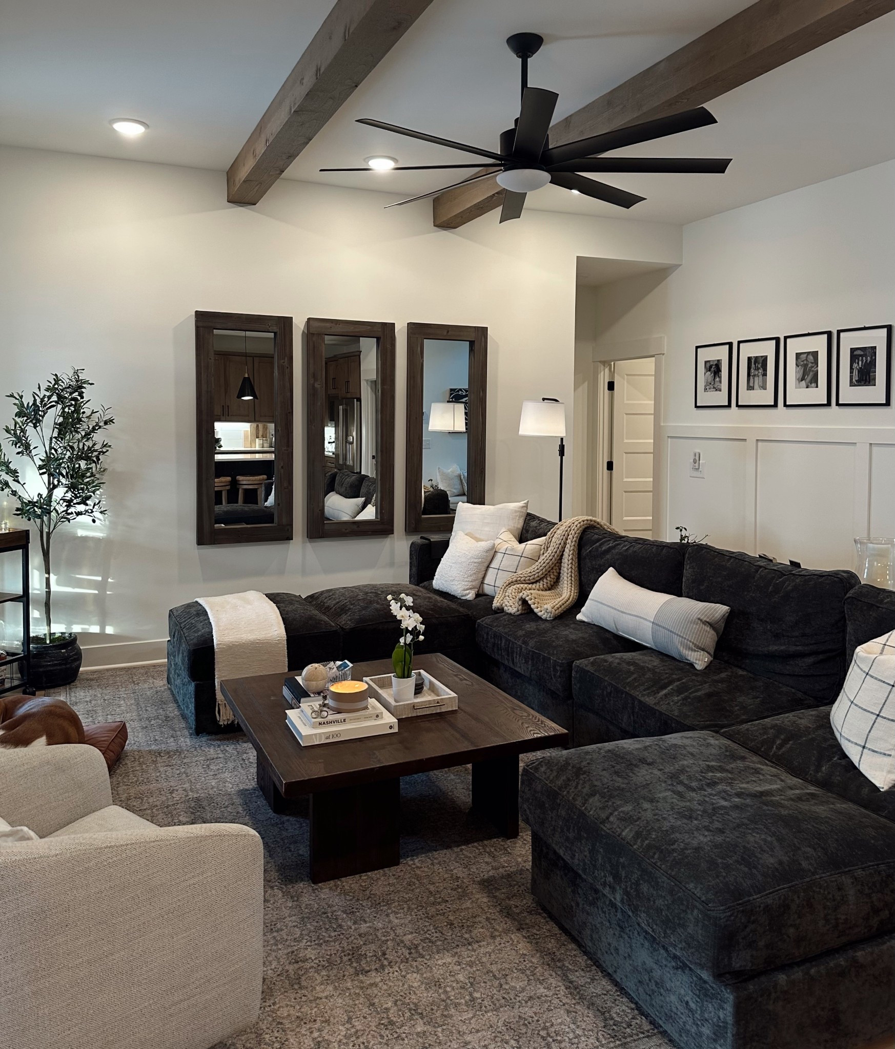 linking this living room rug! It’s so pretty and a great deal! 


#livingroom #rugonsale #rugsusa #accentchair

#LTKHome