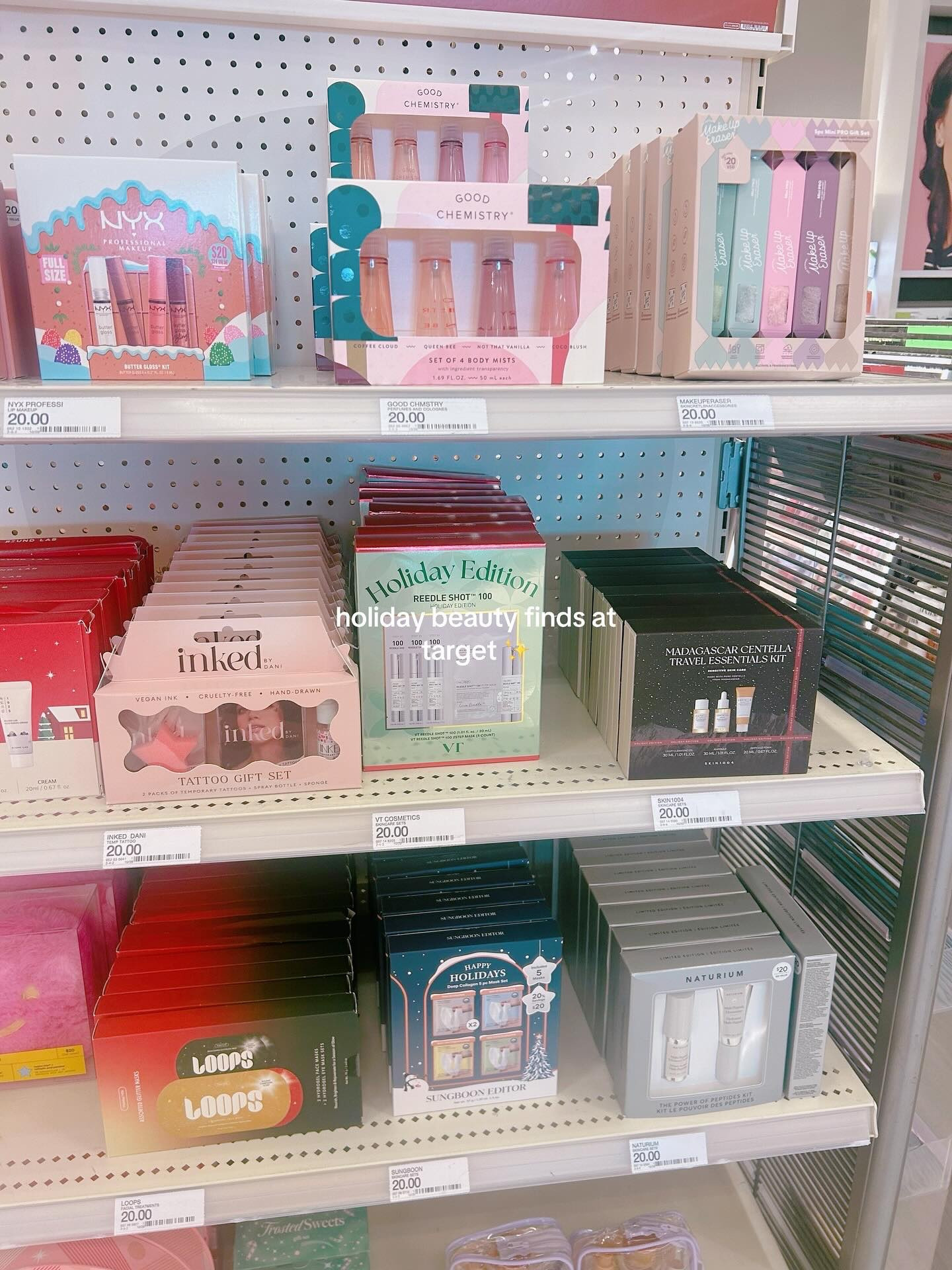 New Christmas beauty products and gift sets at @target ☺️ I'm so excited for the @treehut sets! The little bag is so cute! 

#target #targetfinds #targetbeauty #dovebeauty #dovescrub #dove #treehut #treehutscrubs #treehutscrub #bodycare #bodycareroutine #beautyfinds