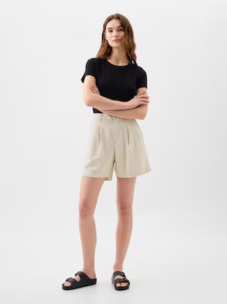 5" High Rise Linen-Blend Pleated Shorts | Gap Factory