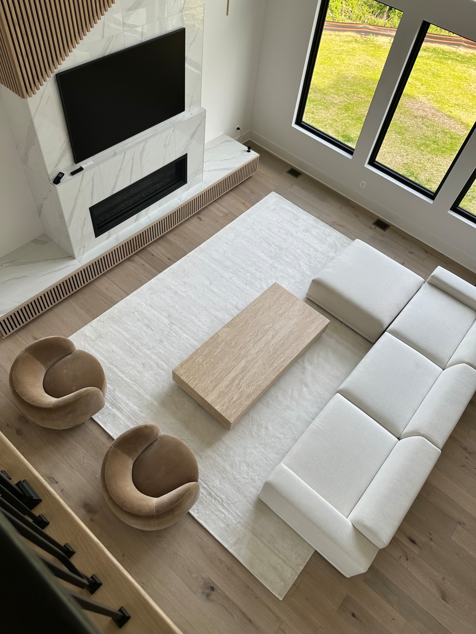 Home decor: Family room sectional, accent chairs, center table 



#LTKHome