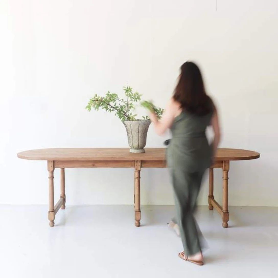 Reclaimed Wood Oval  Farm Table | Elsie Green US