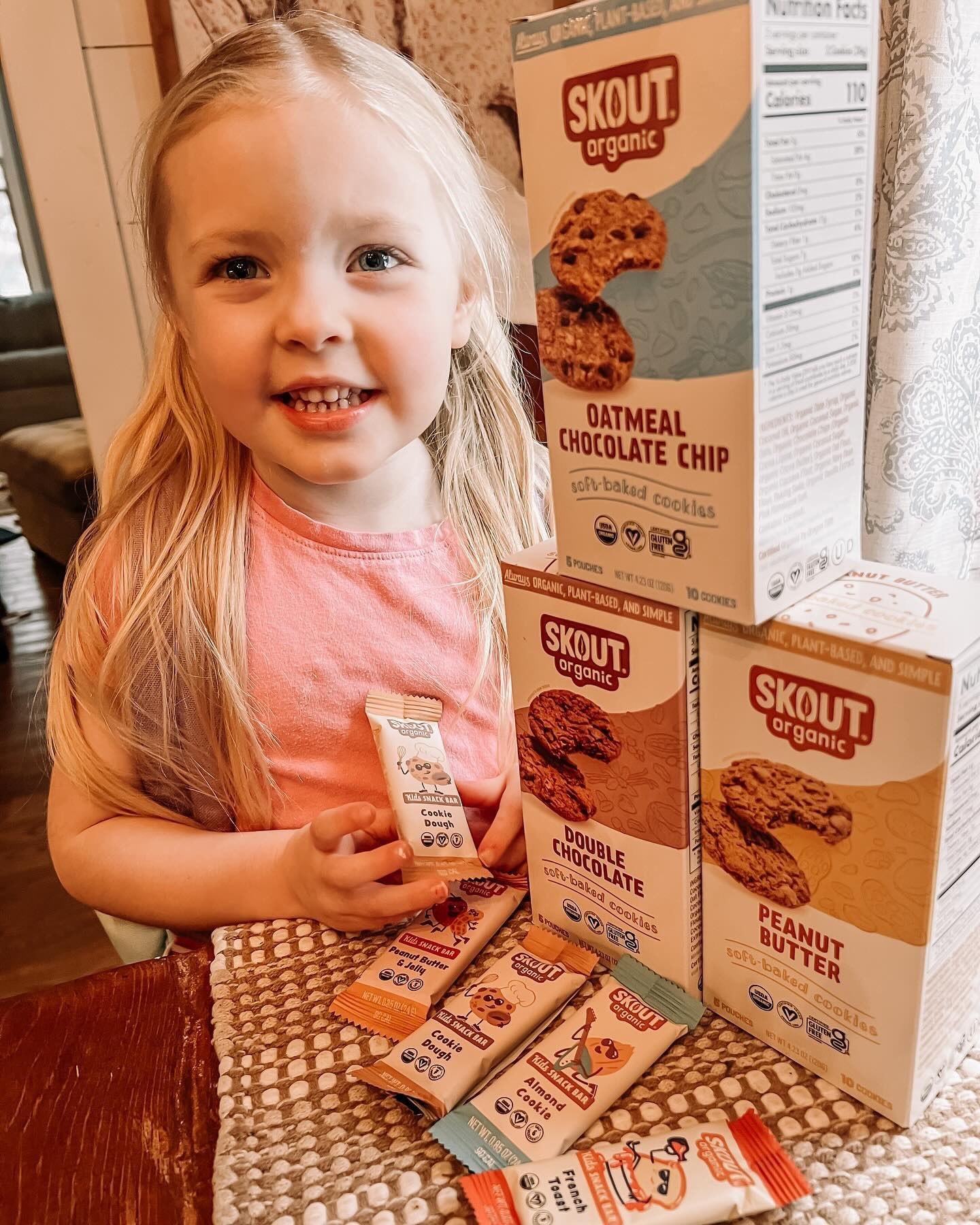 The kids went back to school today after what felt like a VERY long time at home 😂🫠 

Our @skoutorganic order couldn’t have arrived at a better time! Packed with clean, organic, plant-based ingredients, their soft-baked cookies and kids’ snack bars are our go-to for the perfect after-school pick-me-up 🍪🌱 

#skout #skoutorganic #affiliate