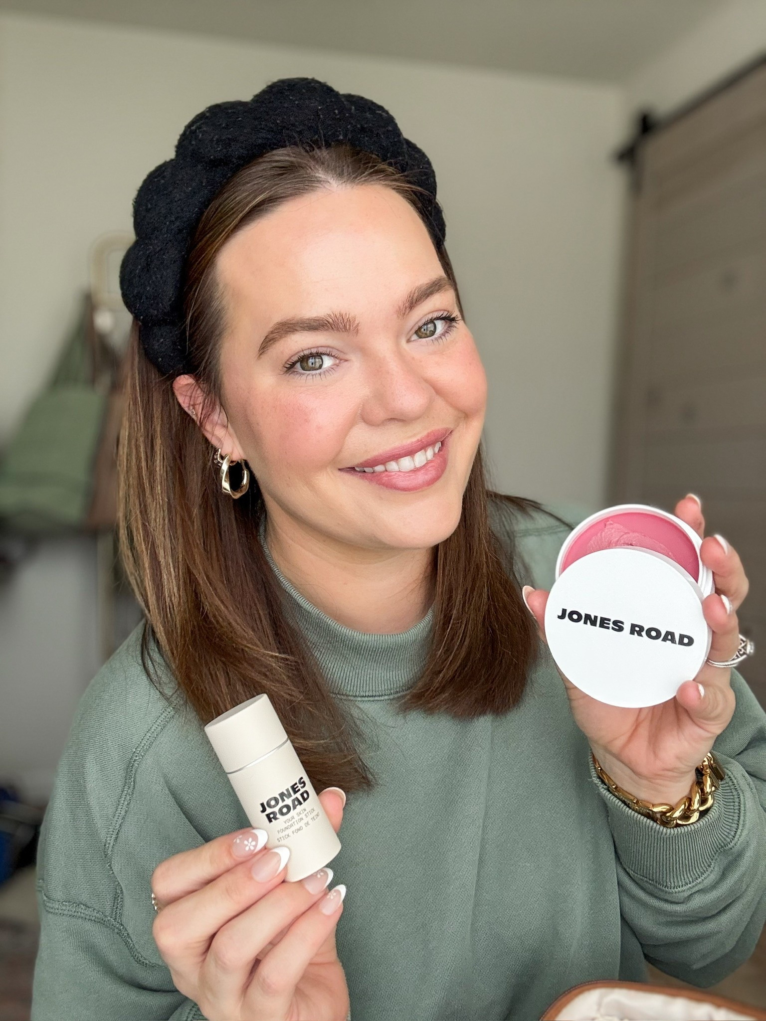 Trying out some makeup products by Jones Road

#LTKBeauty #LTKgrwm #LTKmorningroutine