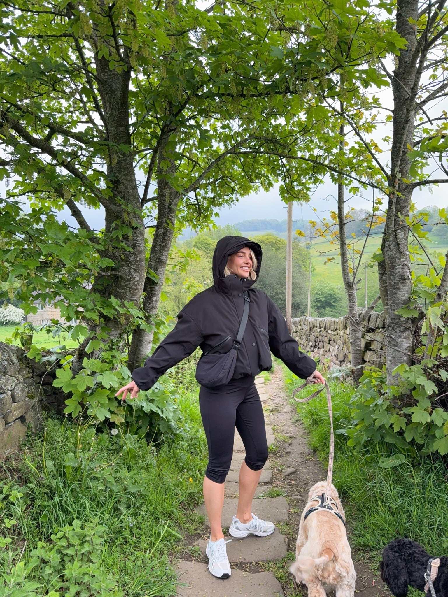 Dog walking fit but make it cute 💅🏼