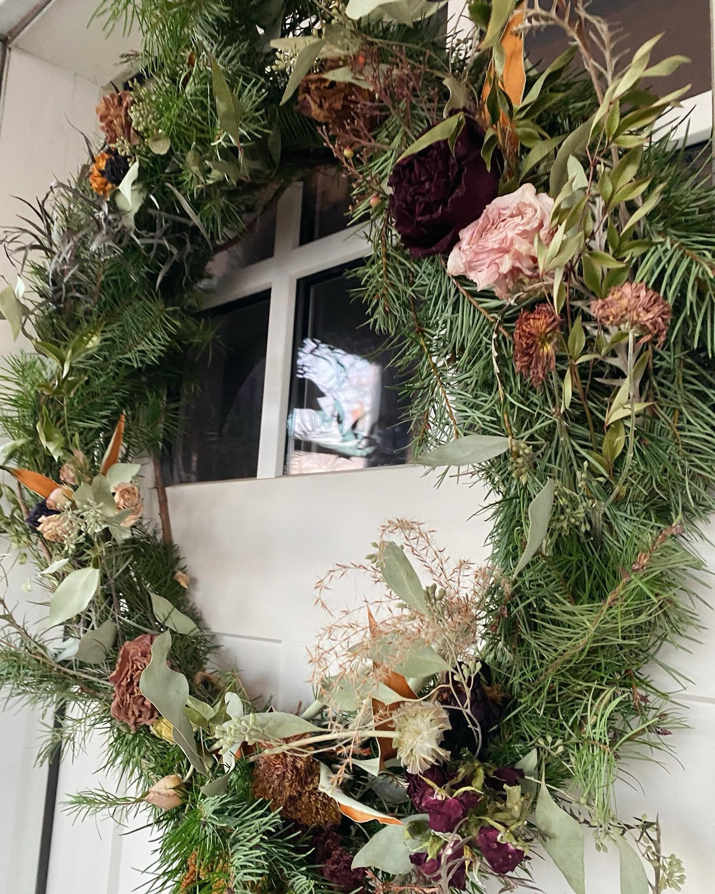 our wedding flowers upcycled into a homemade wreath ✨

“A a full circle moment of reflection on the love, joy, and energy we’ve received this past year celebrating our wedding.

There is something so beautiful about the energy flowers carry on your wedding day. Our flowers were extra special - some coming from local farms (@jerseycutflowermarket) and hand-crafted by Sal from @floraanddean.

Every time we walk in and out of our home now we are reminded of the commitment and seal of love we made to each other on that day with all our family and friends as witnesses.”

full feature and diy steps on our blog ✨

florist: @floraanddean 

#weddingblog #bride #roses #rosebouquet #weddingroses #brideblog #diy #weddinginspo  #sustainablestyling #sustainability #cheers #consciousliving #wedding #njwedding #vintagewedding #lucidladybug #weddingflowers #jerseyflowers #flowers