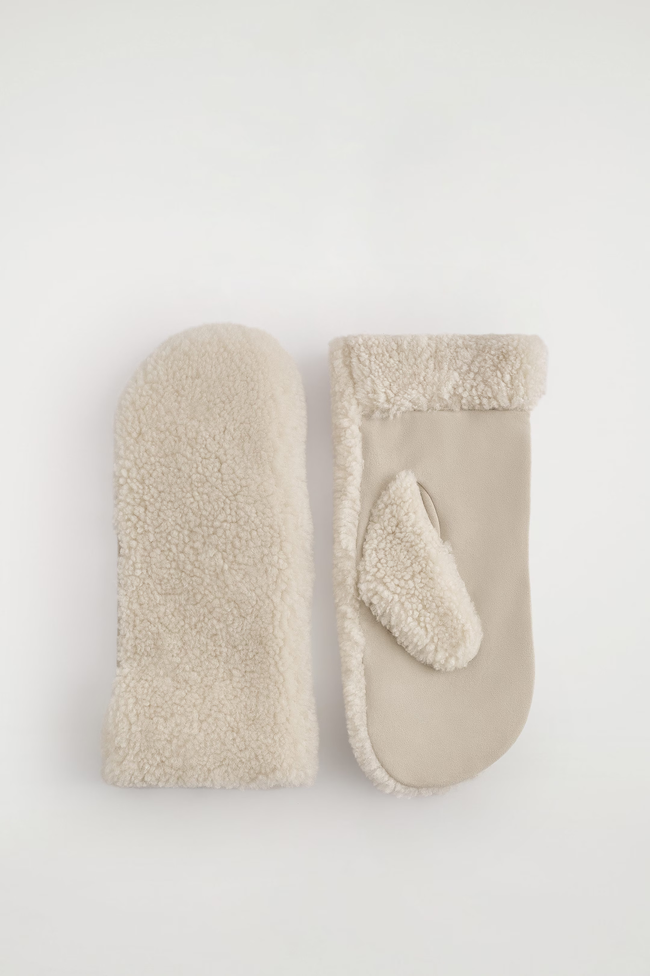 SHEARLING MITTENS - ECRU | COS GB | COS UK