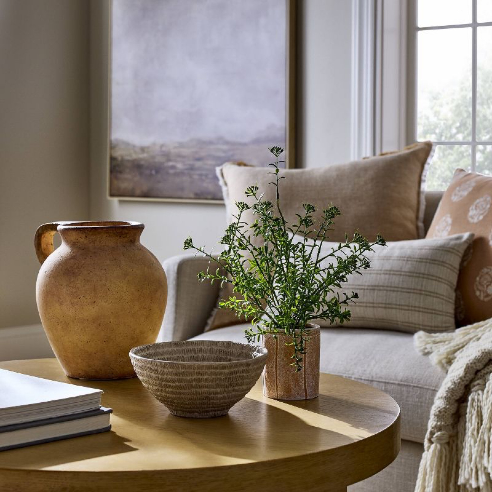This terracotta colored pot is so pretty! 😍

One of my favorites from Target’s Threshold + Studio McGee collection. 🙌🏻

#homedecor #consoletabledecor #shelfaccessories

#LTKhome
