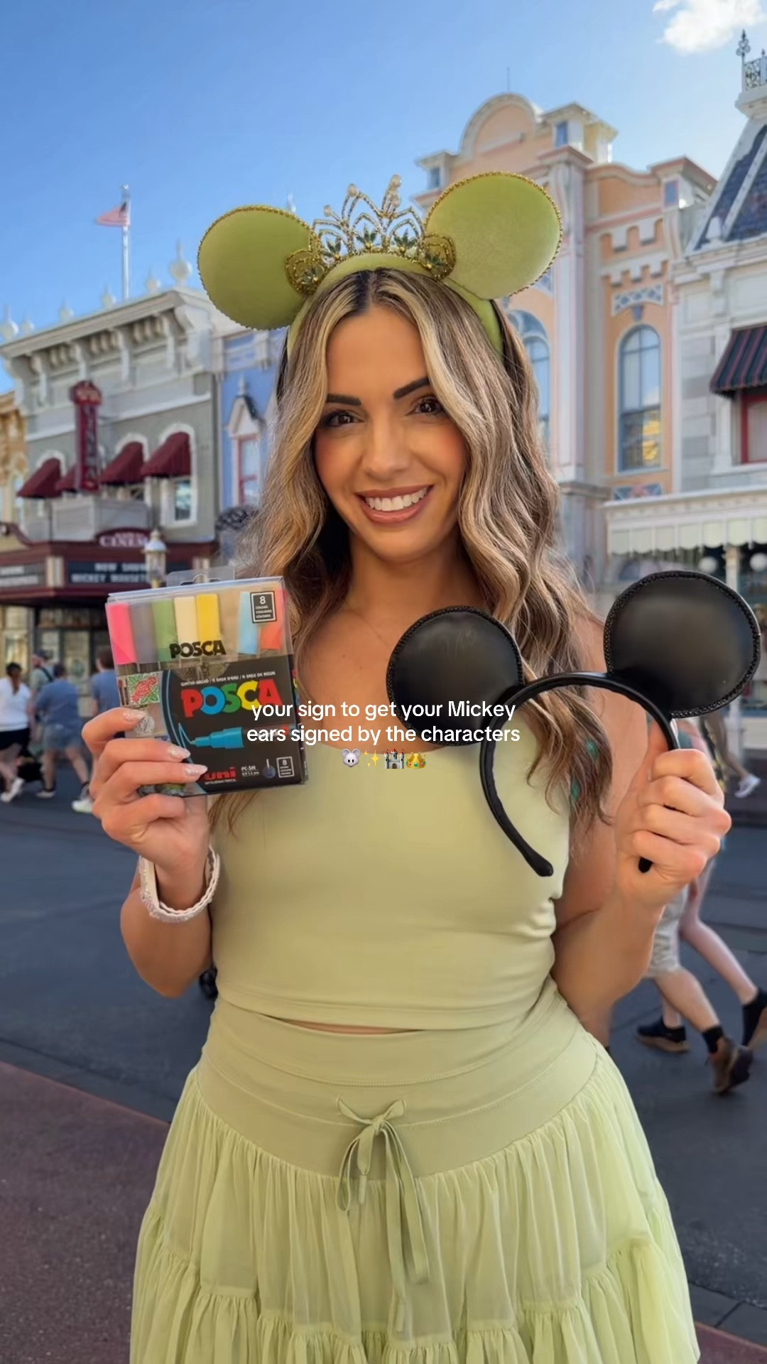 COME WITH US TO GET OUR MICKEY EARS SIGNED BY THE CHARACTERS!