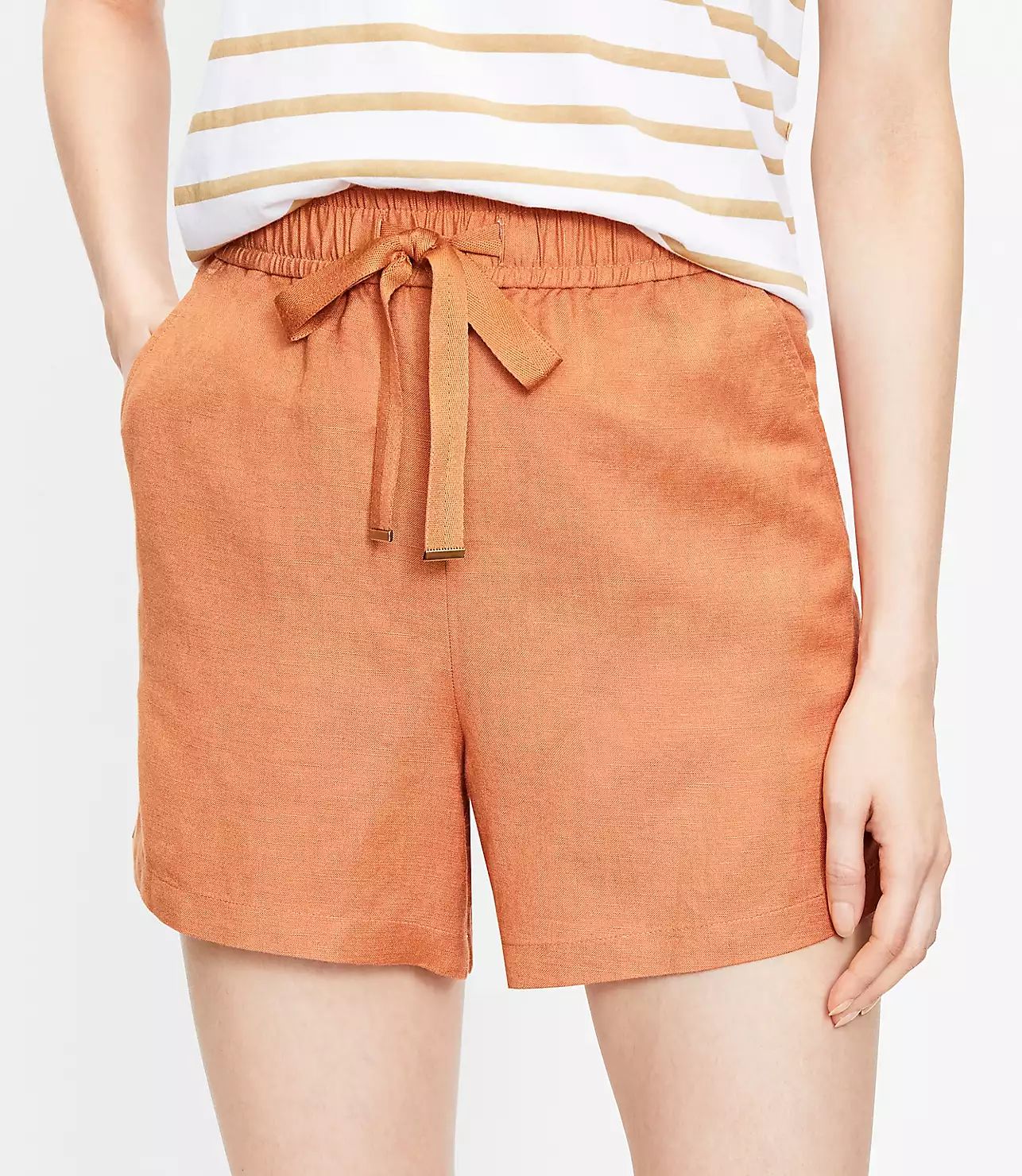 Drawstring Pull On Shorts in Linen Blend | LOFT