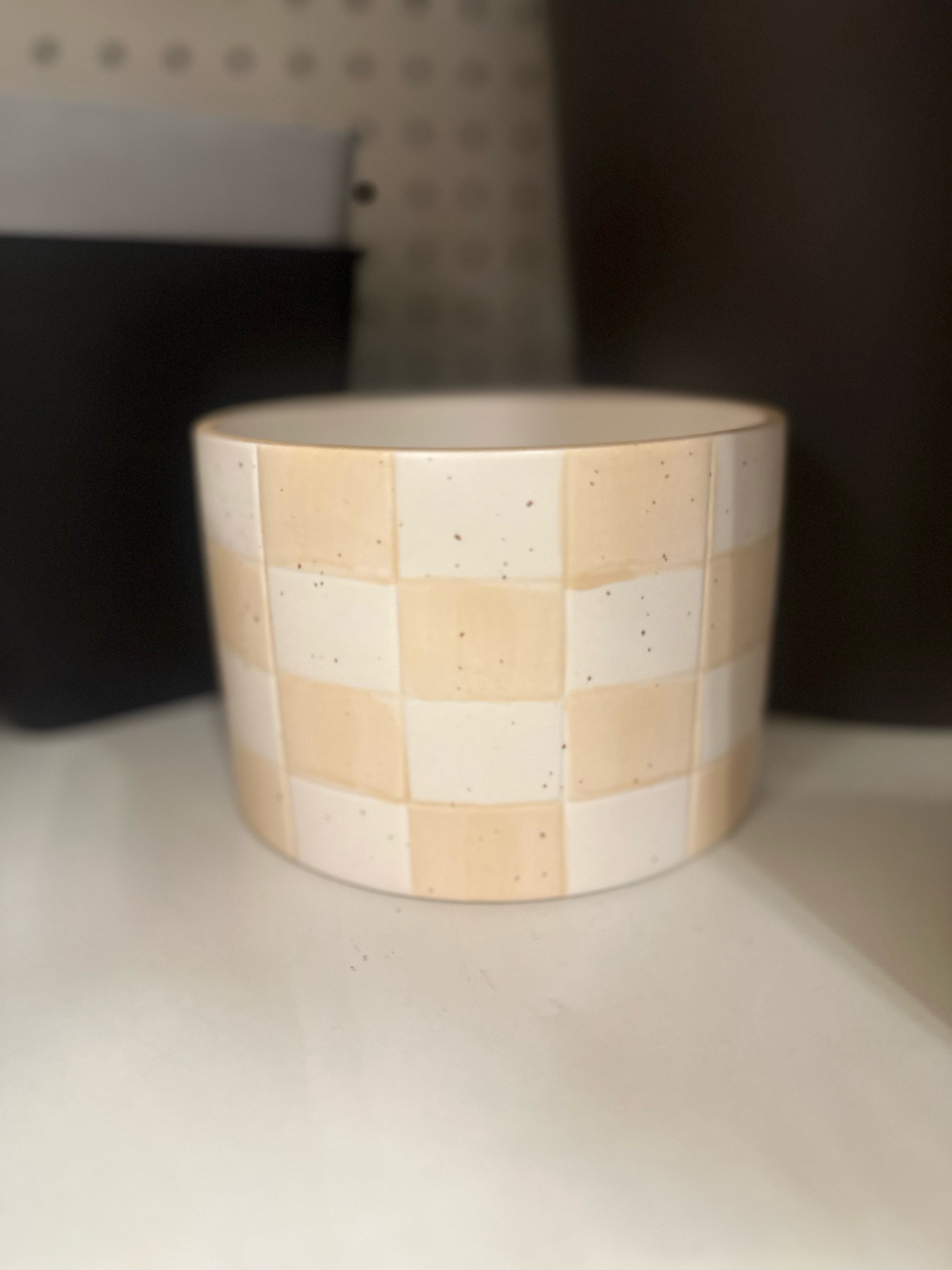 Cuter smaller version of the checkered planter. 🫶🏼🌷

#LTKFindsUnder50 #LTKSeasonal #LTKHome
