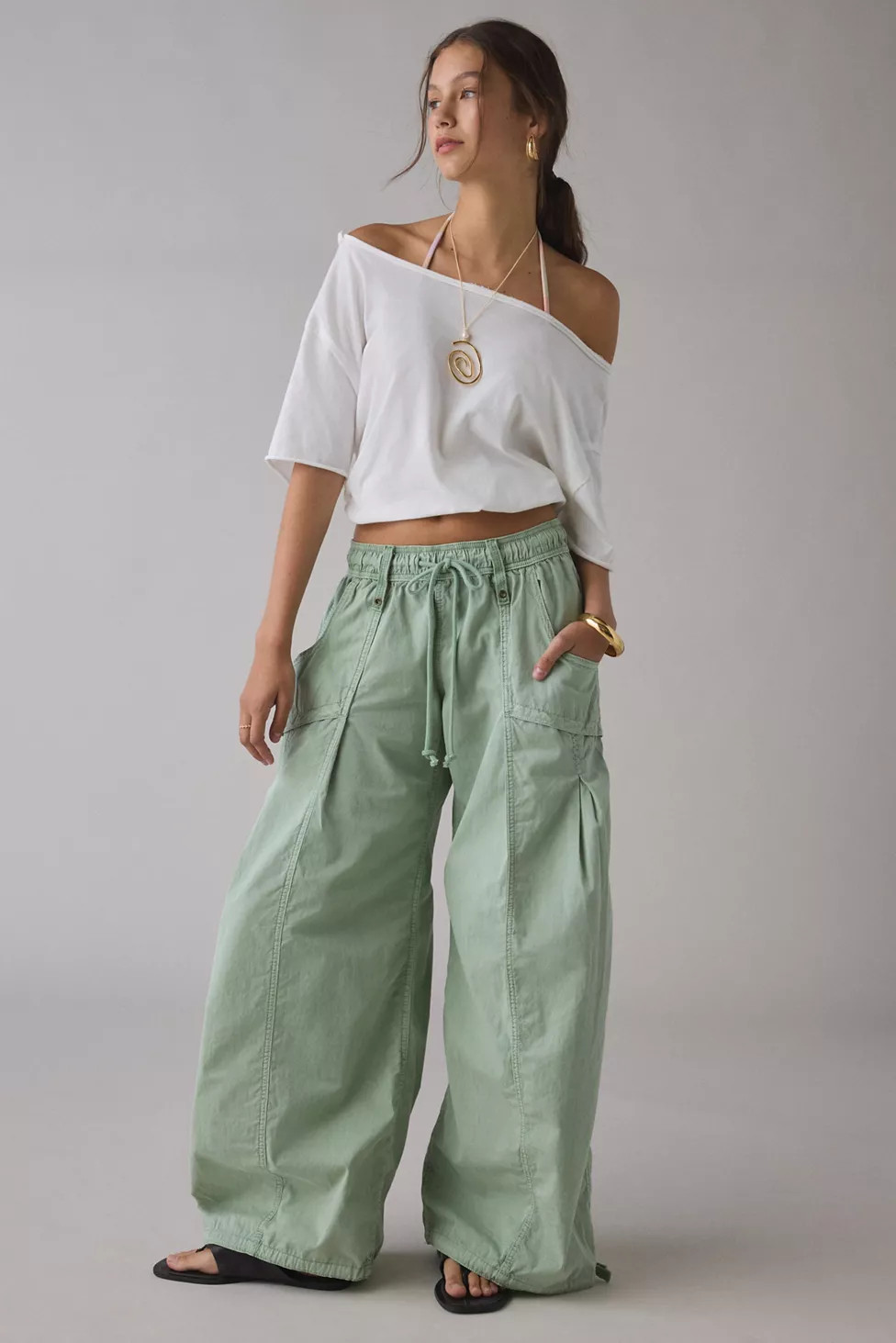 BDG Sunridge Mid-Rise Cargo Balloon Pant | Urban Outfitters (US and RoW)
