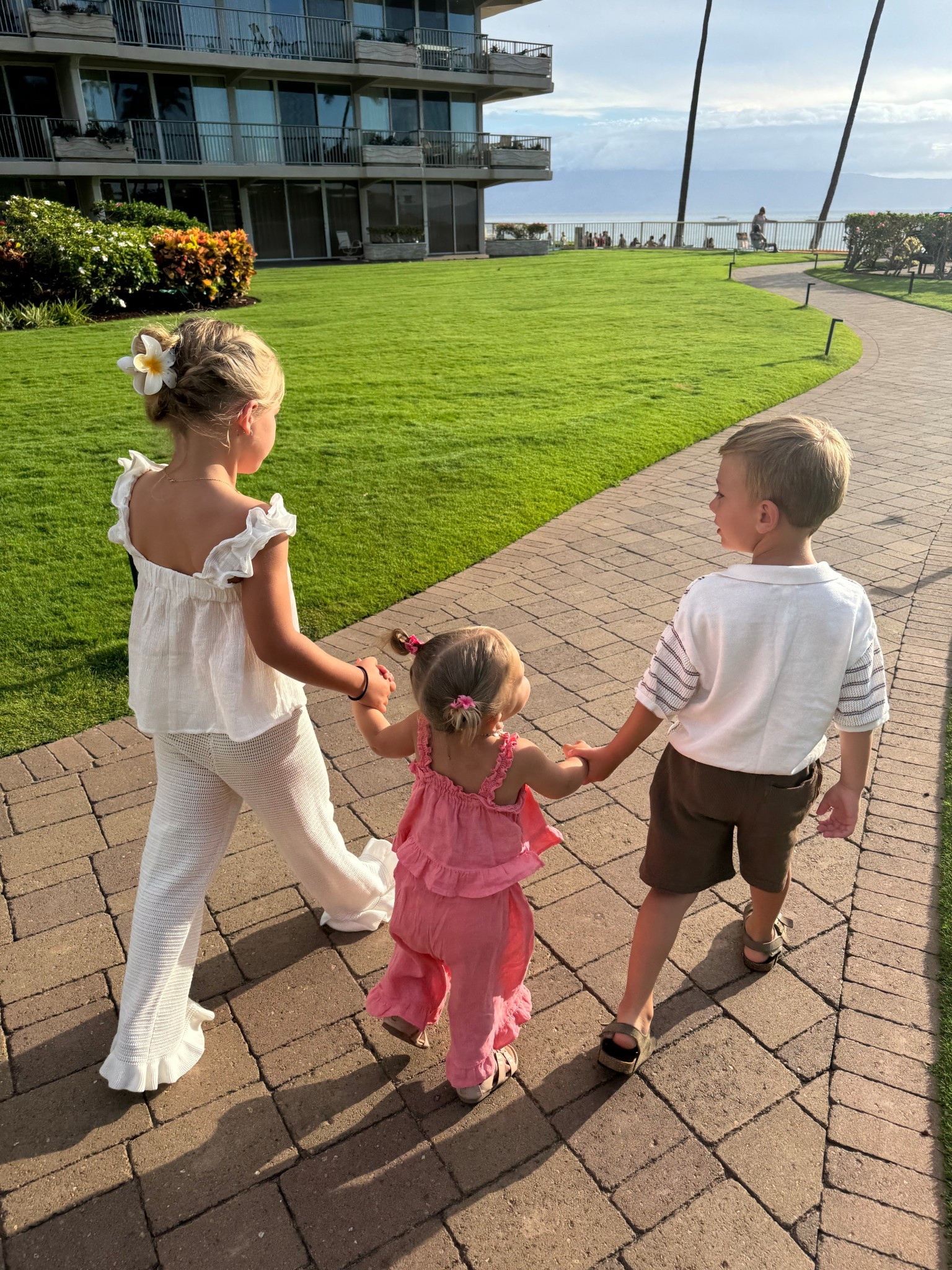 The kids luau outfits 🌺



Hawaii 
Travel
Family vacation 

#LTKKids #LTKFamily #LTKBaby