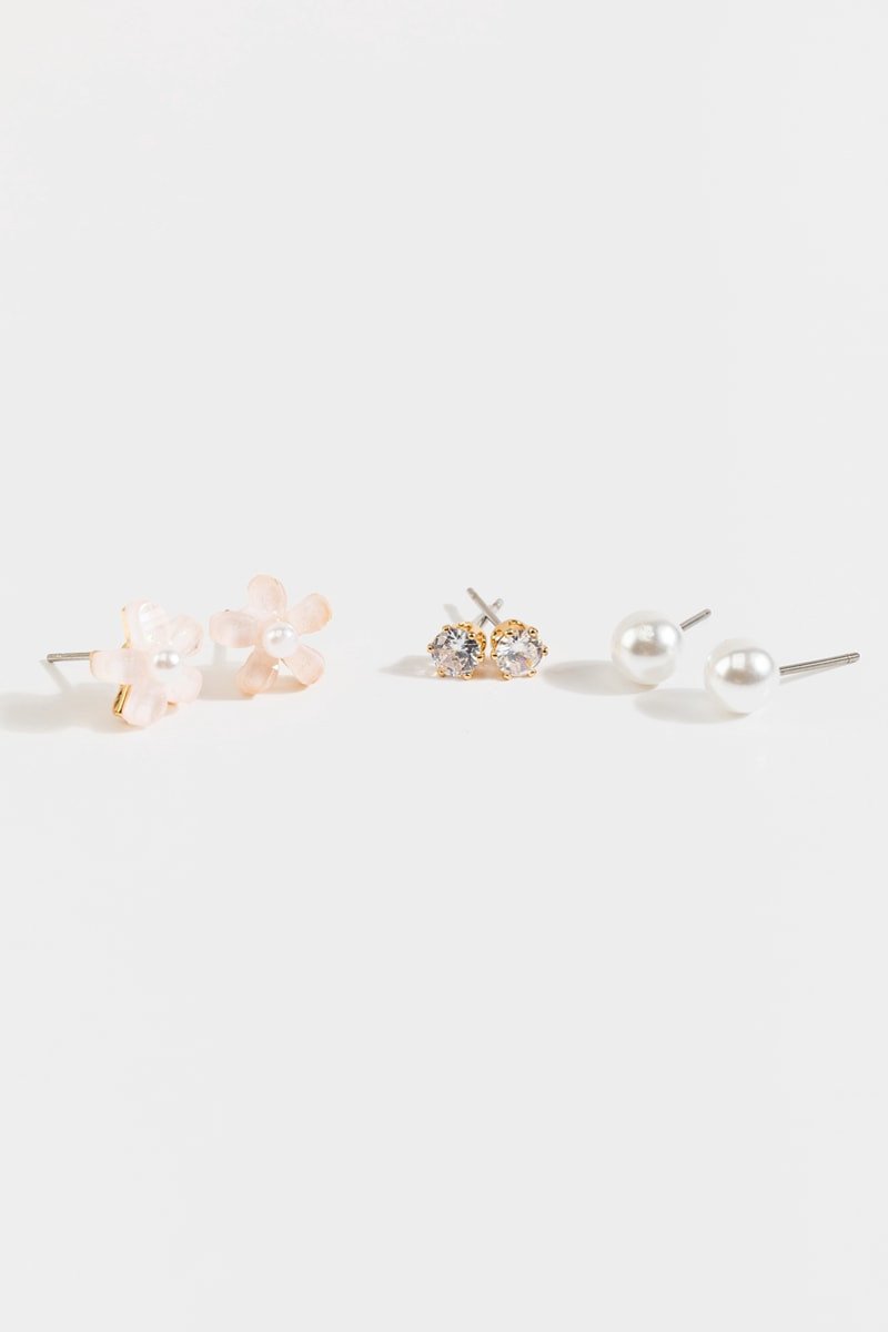 Joelle Floral Pearl Stud Set | Francesca's