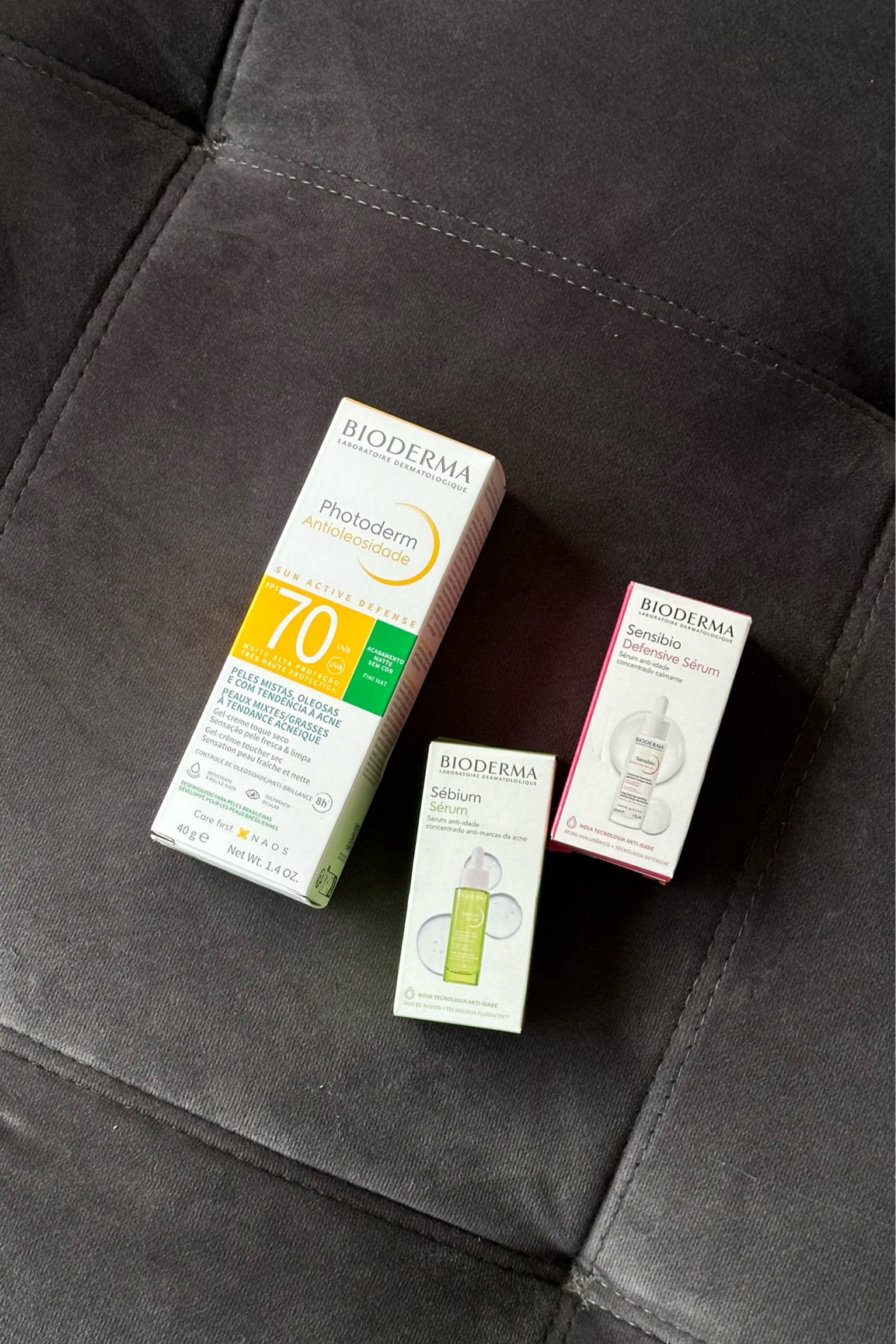 Protetor solar facial para peles mistas, oleosas e com tendência à acne. Oferece alta proteção solar antioleosidade.