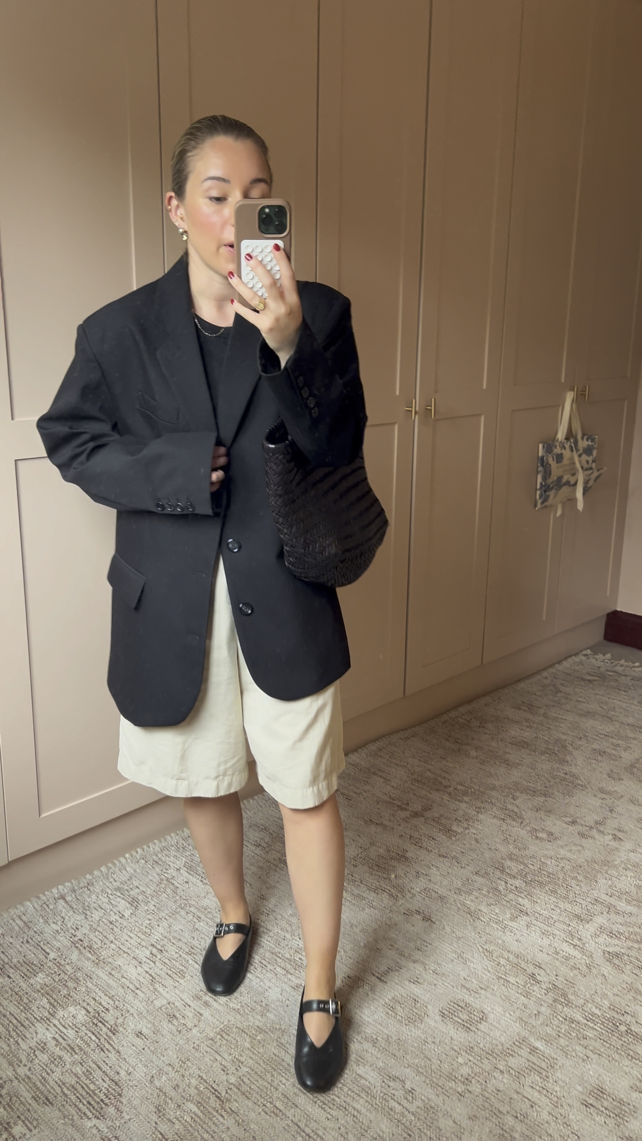 Oversized blazer 🖤

#LTKworkwear #FashionWeek #LTKstyletip